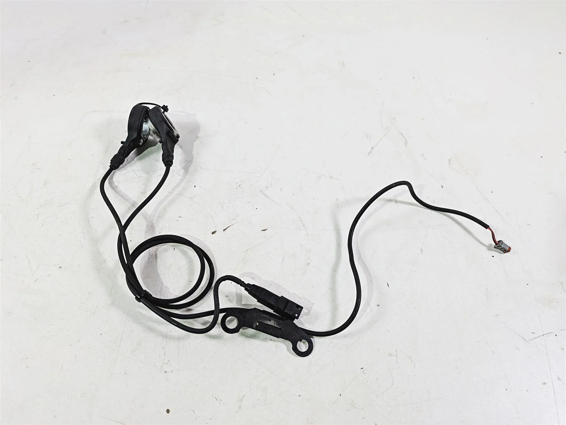 2018 Harley FXBR Softail Breakout Abs Brake Wheel Speed Sensor Set 41100080 - Image 11