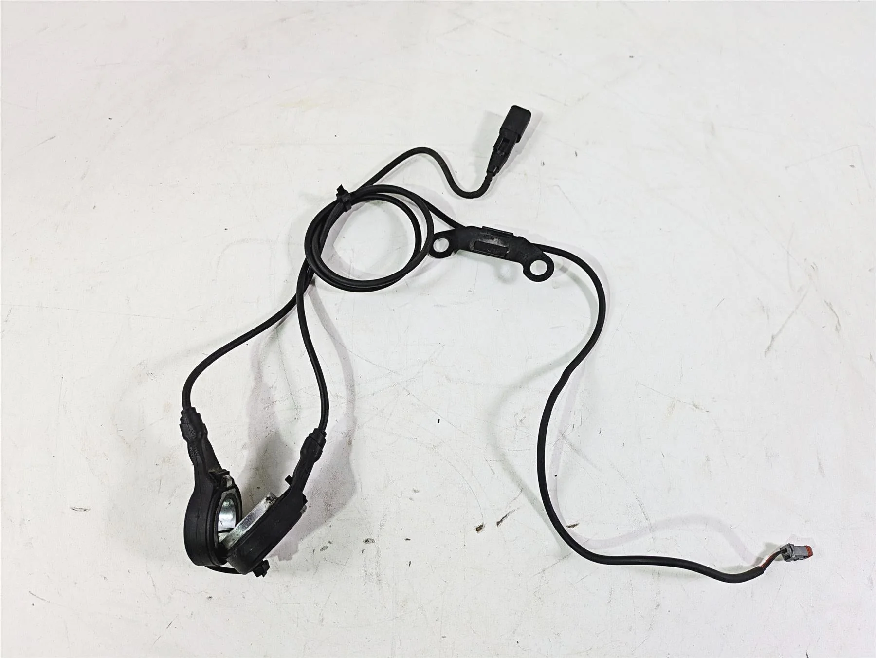2018 Harley FXBR Softail Breakout Abs Brake Wheel Speed Sensor Set 41100080 - Image 5
