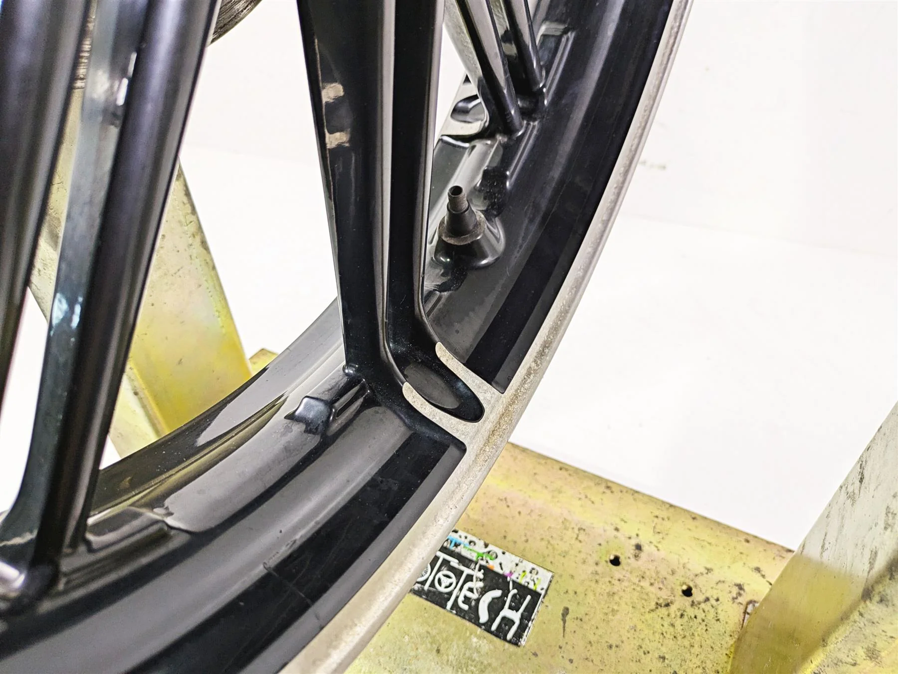 2018 Harley FXBR Softail Breakout Front 21x3.5 Wheel Rim - Dent Runout 43300433 - Image 11