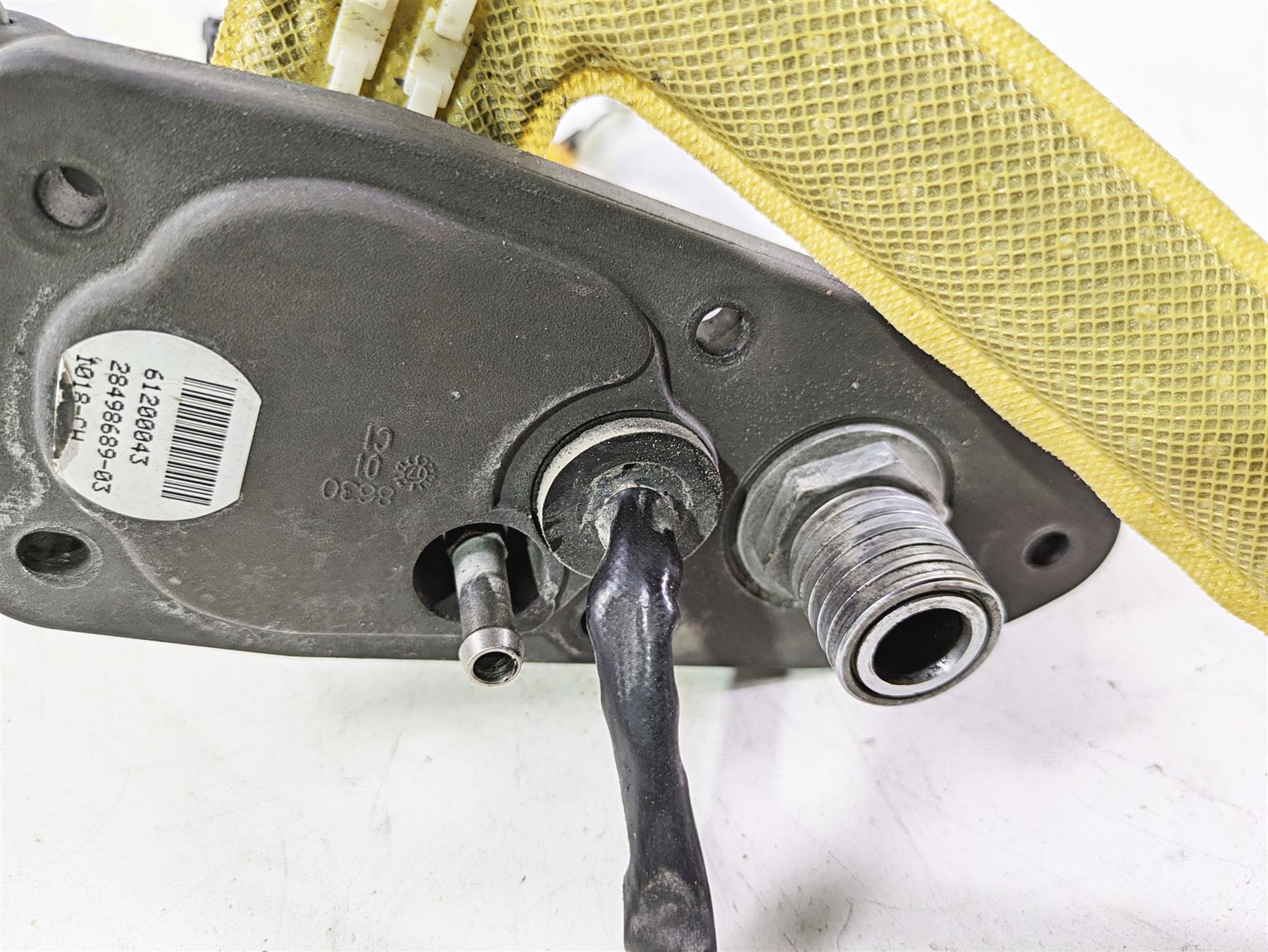 2018 Harley FXBR Softail Breakout Fuel Gas Petrol Pump & Level Sender 61200043 - Image 9