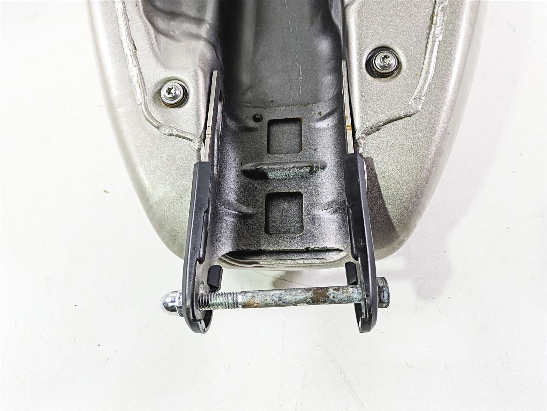 2018 Harley FXBR Softail Breakout Fuel Gas Petrol Tank - Dented 61000673 - Image 12