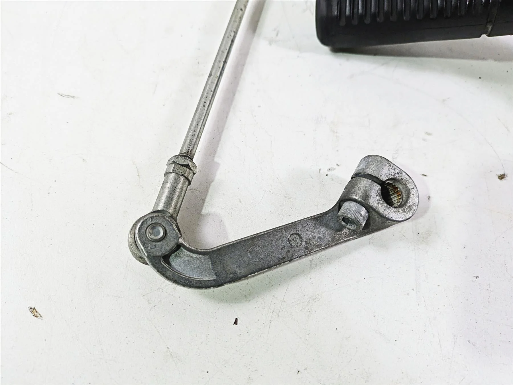 2018 Harley FXBR Softail Breakout Left Footpeg + Mount & Shift Parts 33600134 - Image 7