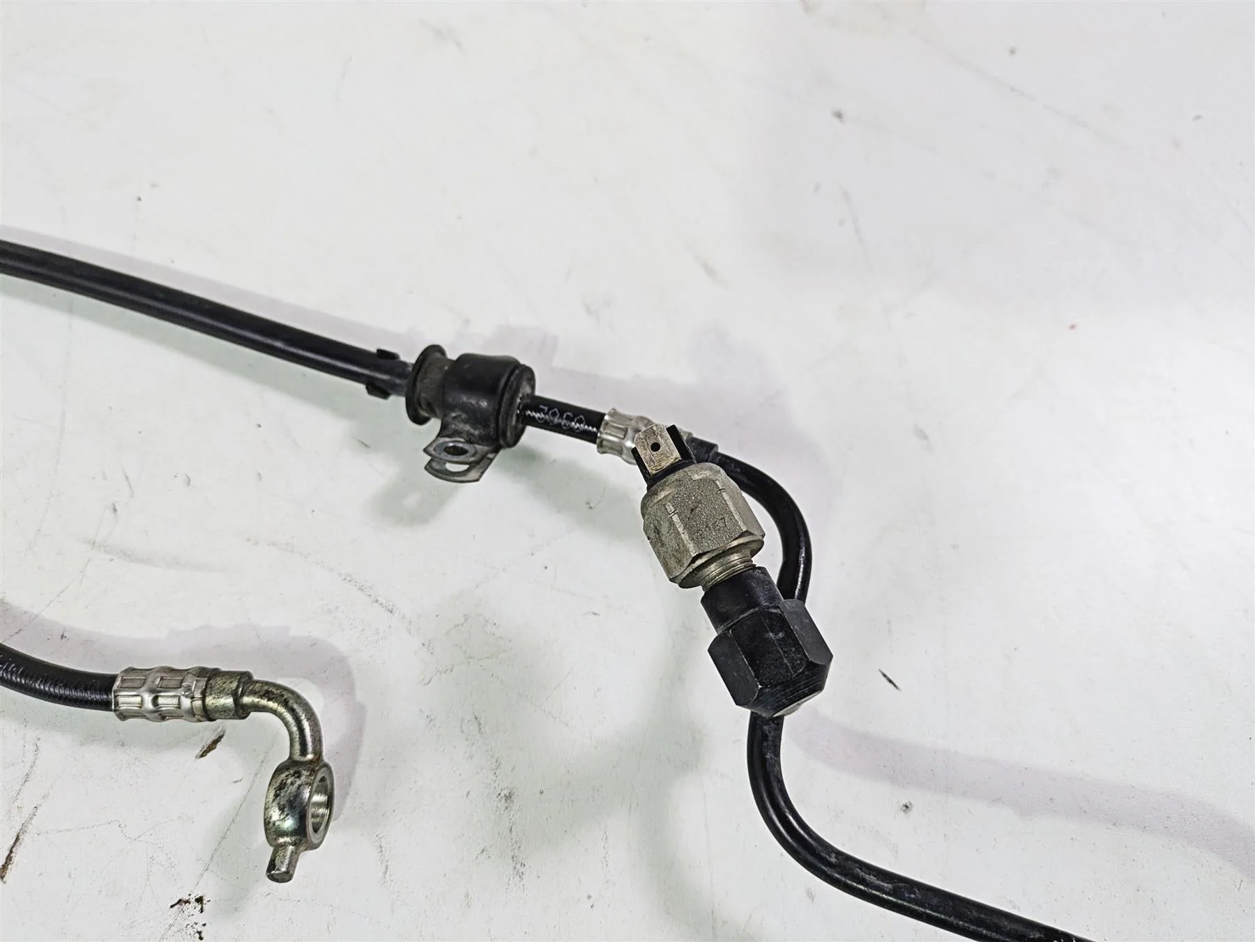 2018 Harley FXBR Softail Breakout Rear Abs Brake Line Set 41800602 41800603 - Image 4