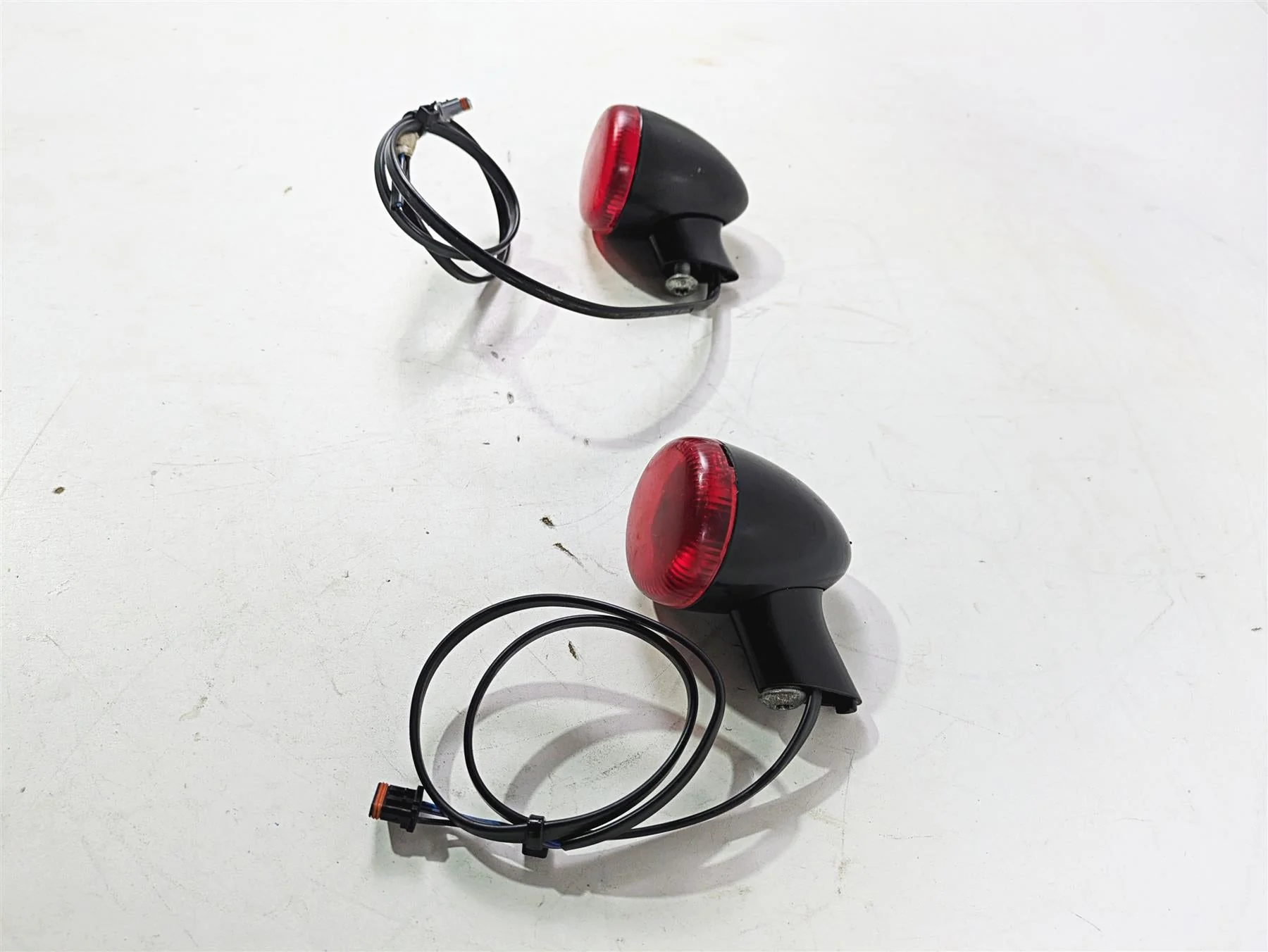 2018 Harley FXBR Softail Breakout Rear Blinker Turn Signal Set - Read 67800965 - Image 3