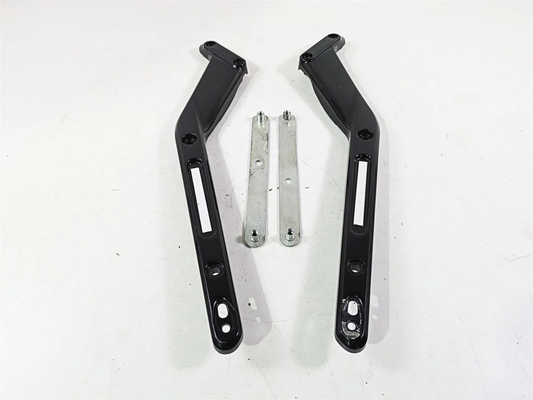 2018 Harley FXBR Softail Breakout Rear Fender Support Set 59500429 59500430