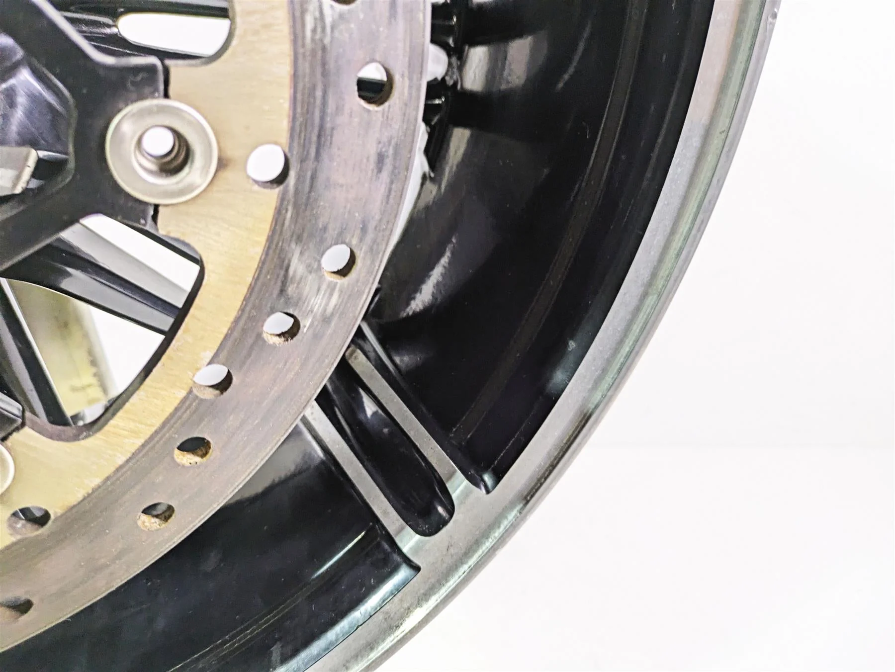 2018 Harley FXBR Softail Breakout Straight 18x8 Rear Wheel 10 Spoke 40900447 - Image 12