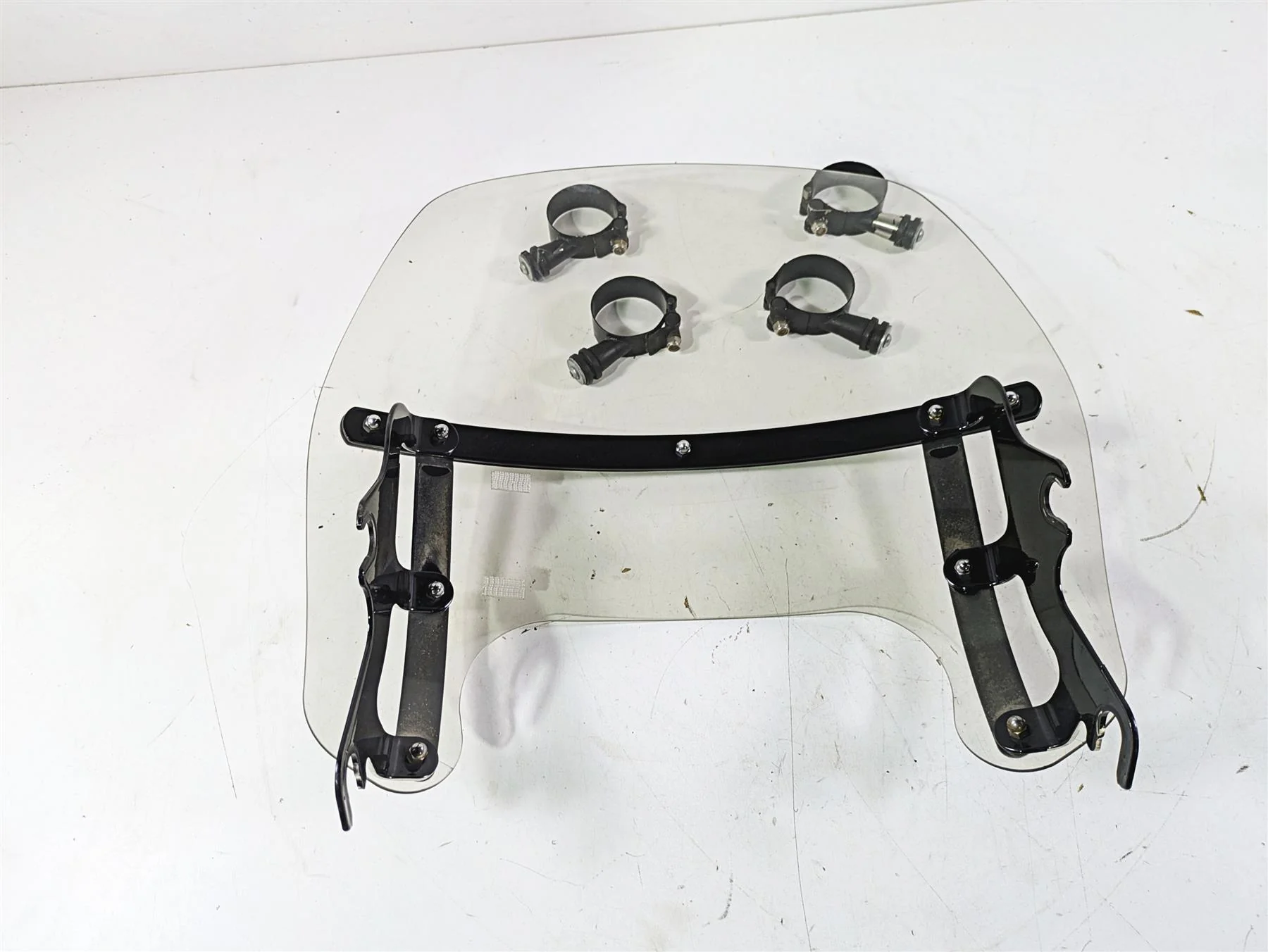 2018 Harley Softail FXFBS Fat Bob 15" Windshield Screen & Mounts - Read 57400330 - Image 8