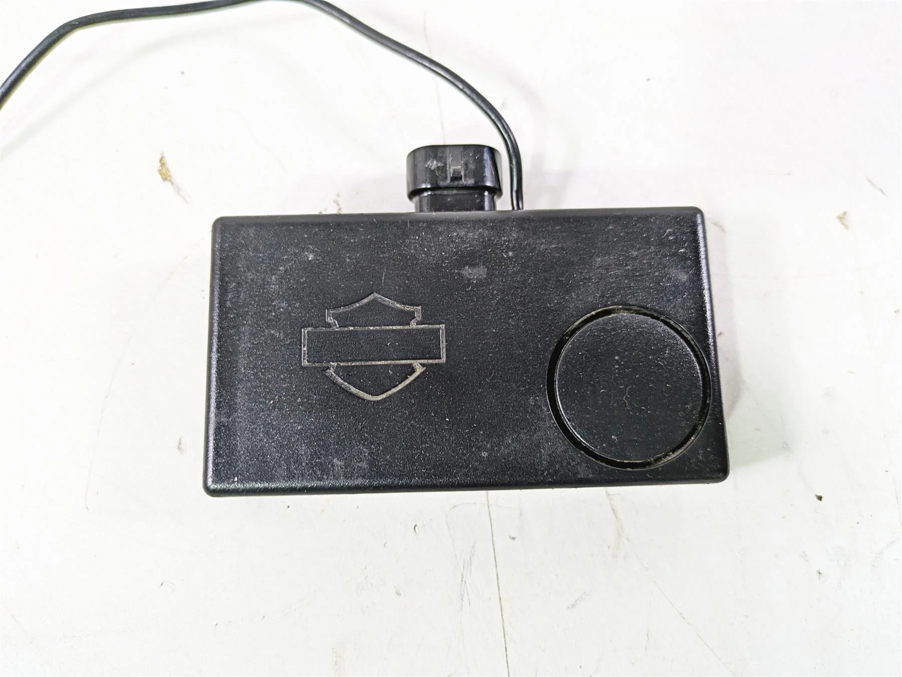 2018 Harley Softail FXFBS Fat Bob Anti Theft Siren Box - Read 69000124 - Image 2