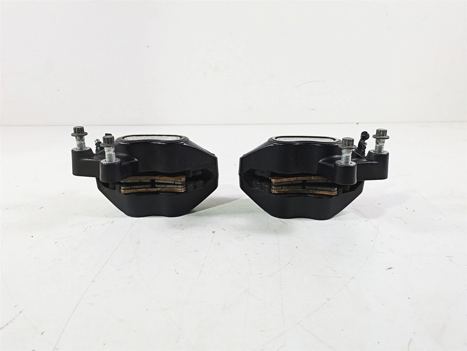 2018 Harley Softail FXFBS Fat Bob Front Brake Caliper Set 41300095 41300205 - Image 9
