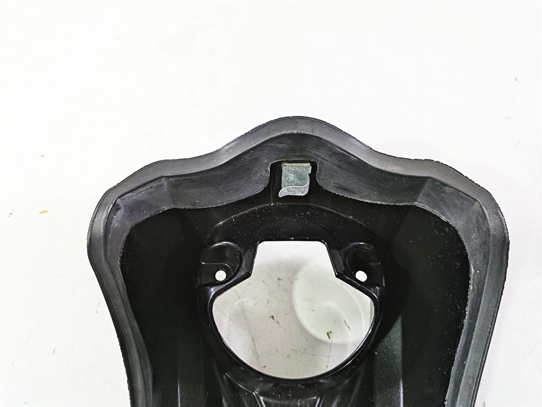 2018 Harley Softail FXFBS Fat Bob Fuel Tank Dash Speedo Cover Panel 70900724 - Image 10