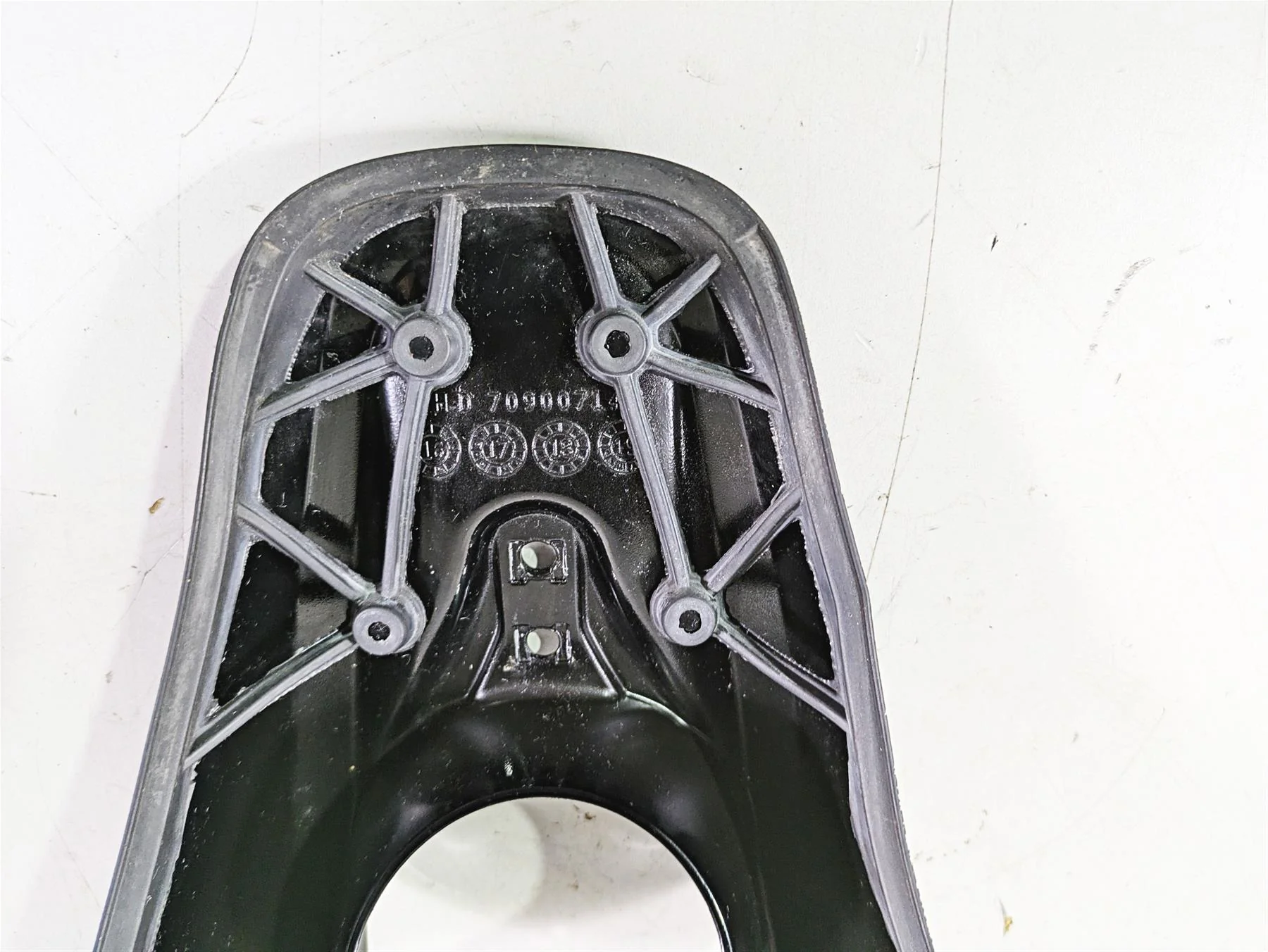 2018 Harley Softail FXFBS Fat Bob Fuel Tank Dash Speedo Cover Panel 70900724 - Image 11