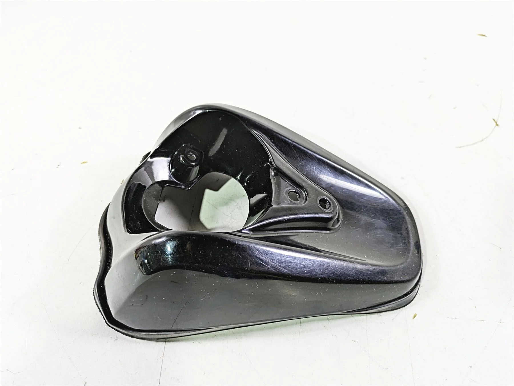 2018 Harley Softail FXFBS Fat Bob Fuel Tank Dash Speedo Cover Panel 70900724 - Image 3