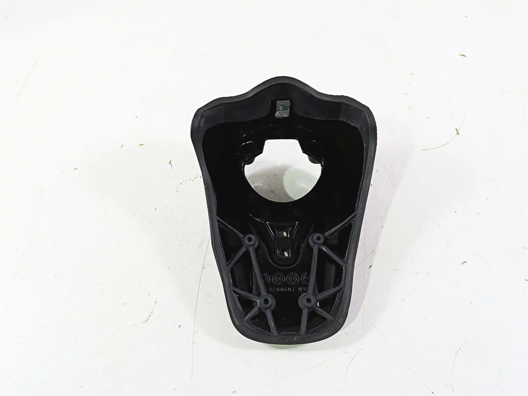 2018 Harley Softail FXFBS Fat Bob Fuel Tank Dash Speedo Cover Panel 70900724 - Image 9