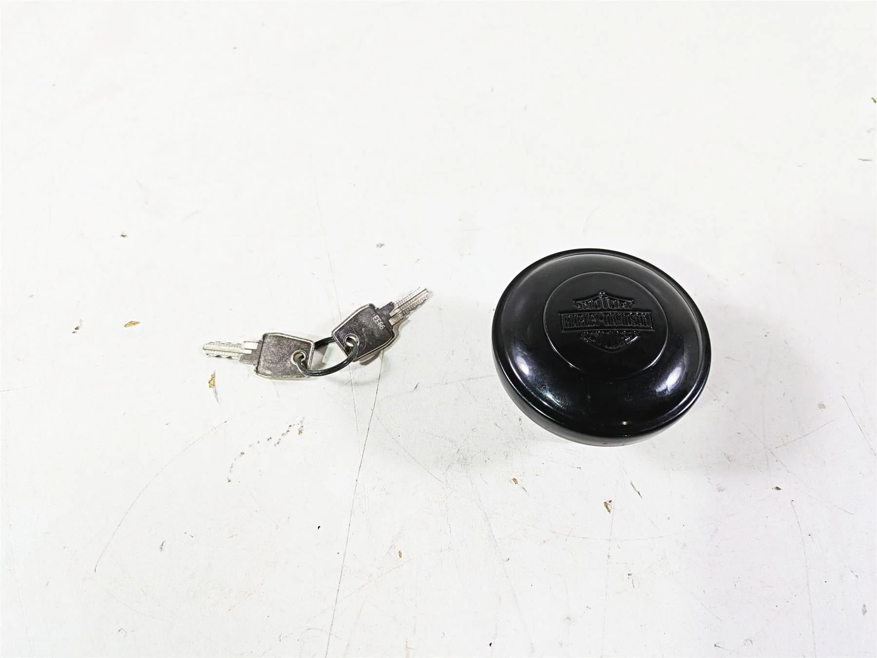2018 Harley Softail FXFBS Fat Bob Fuel Tank Gas Cap + Key Set 61100124A