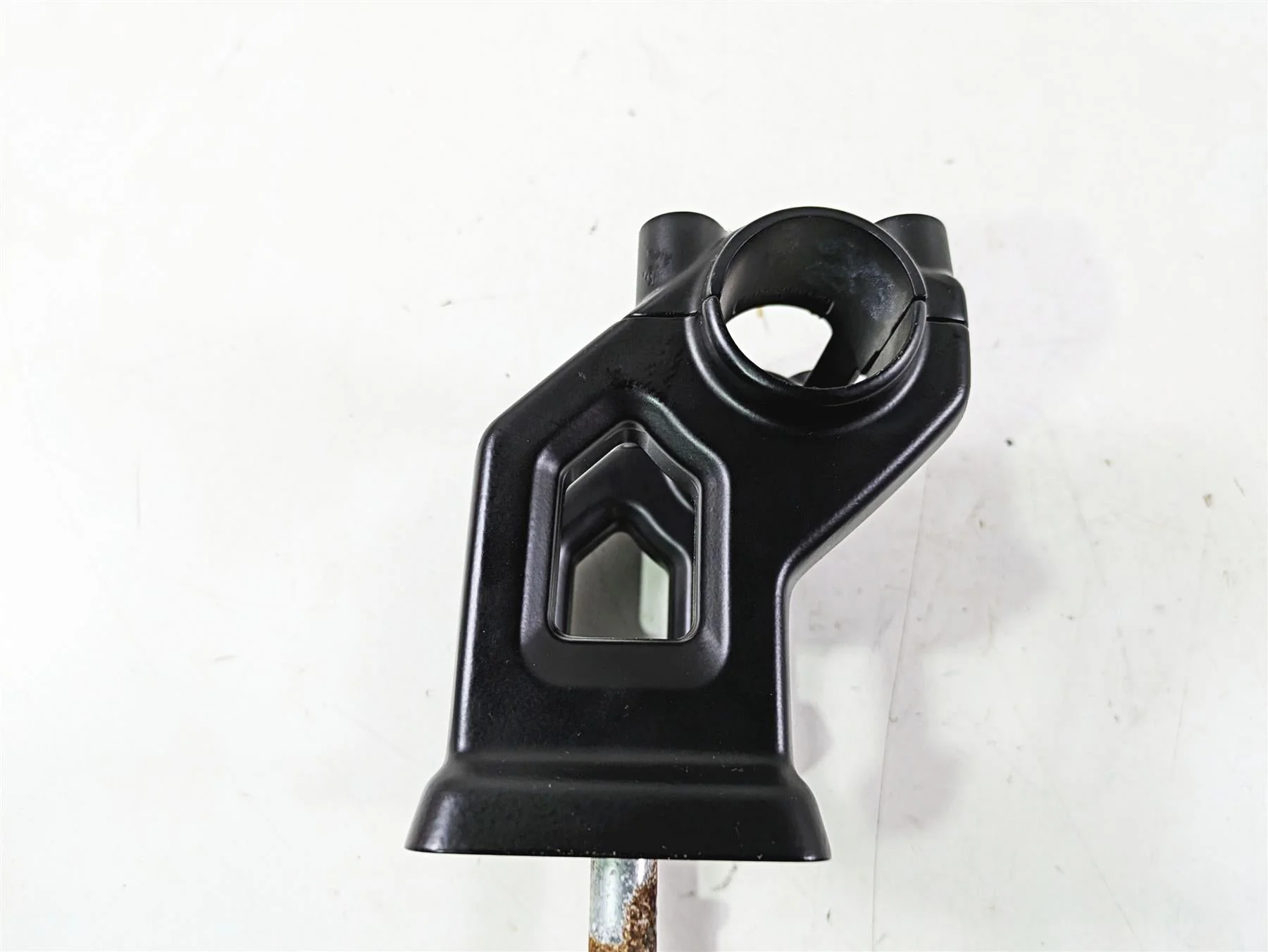 2018 Harley Softail FXFBS Fat Bob Handlebar Riser Holder Set 55900112 - Image 10