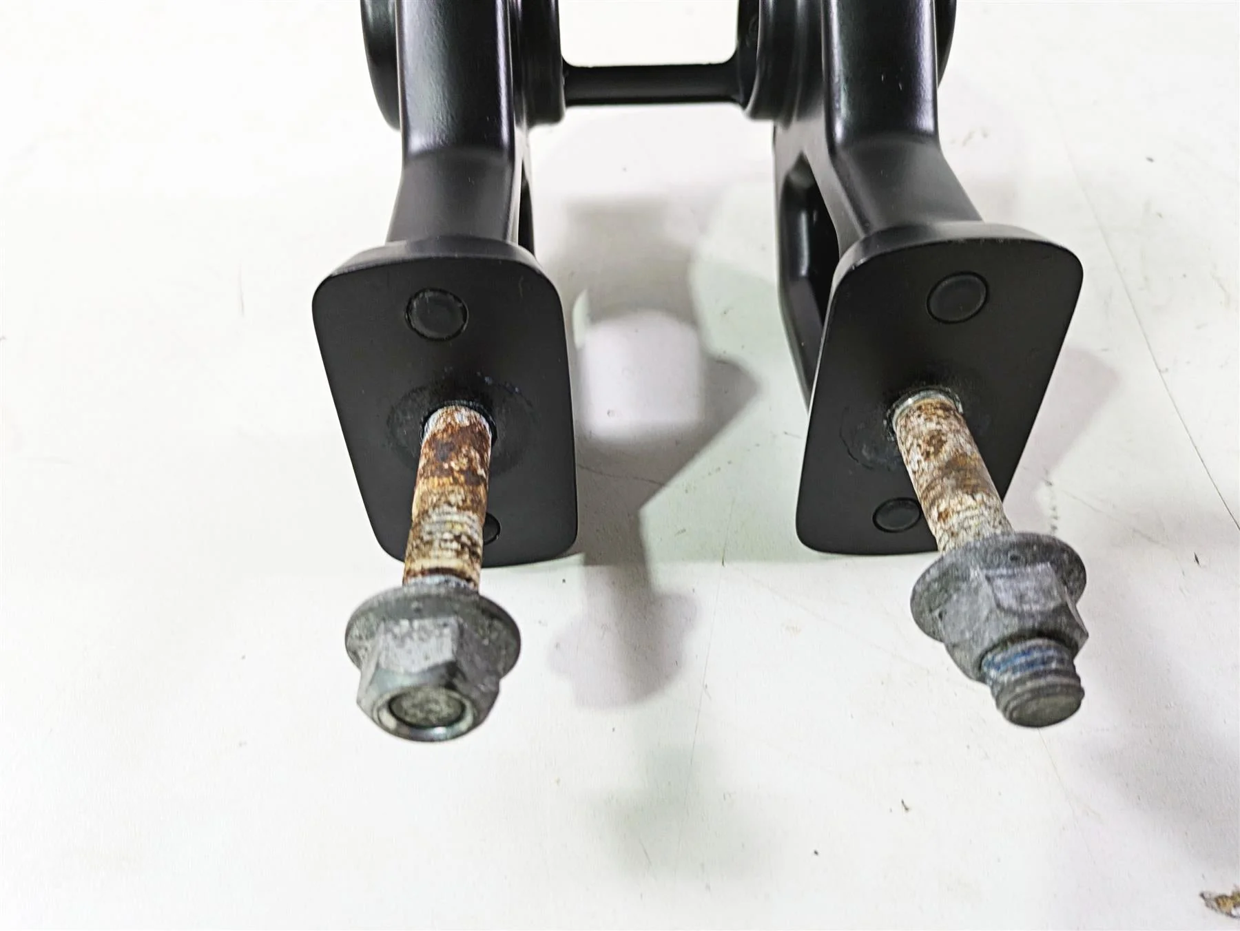 2018 Harley Softail FXFBS Fat Bob Handlebar Riser Holder Set 55900112 - Image 12