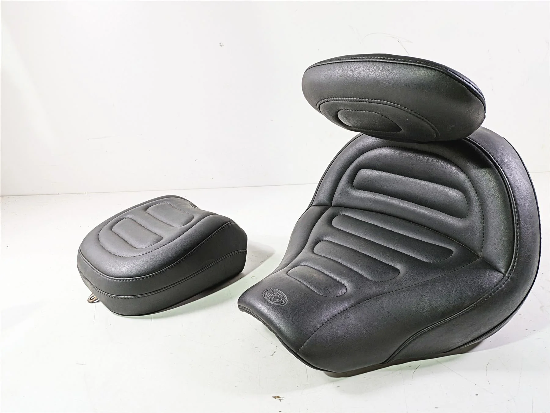 2018 Harley Softail FXFBS Fat Bob Mustang Touring Seat Saddle & Backrest 79334 - Image 12