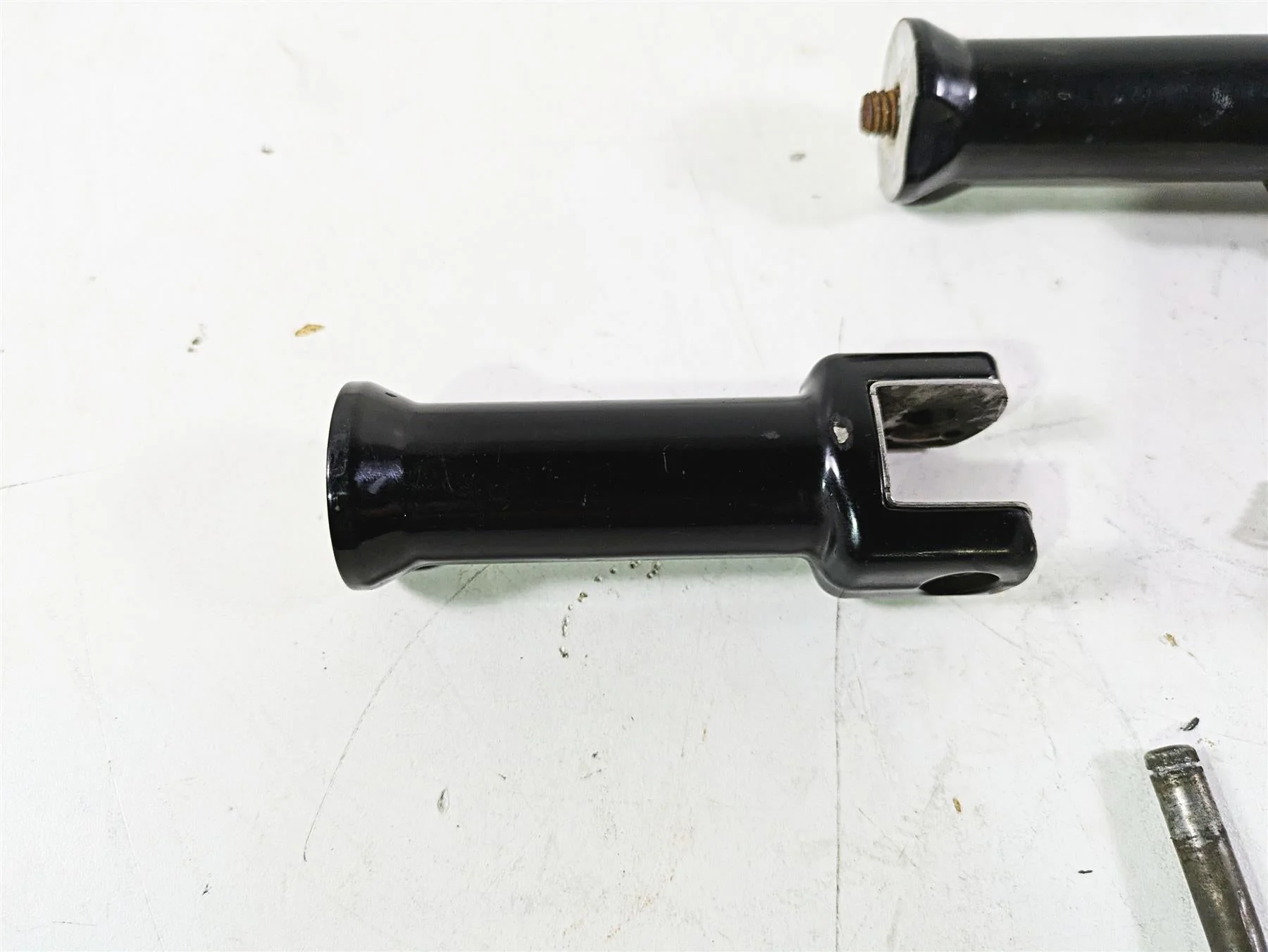 2018 Harley Softail FXFBS Fat Bob Passenger Livewire Footpeg Set - Read 50500762 - Image 10