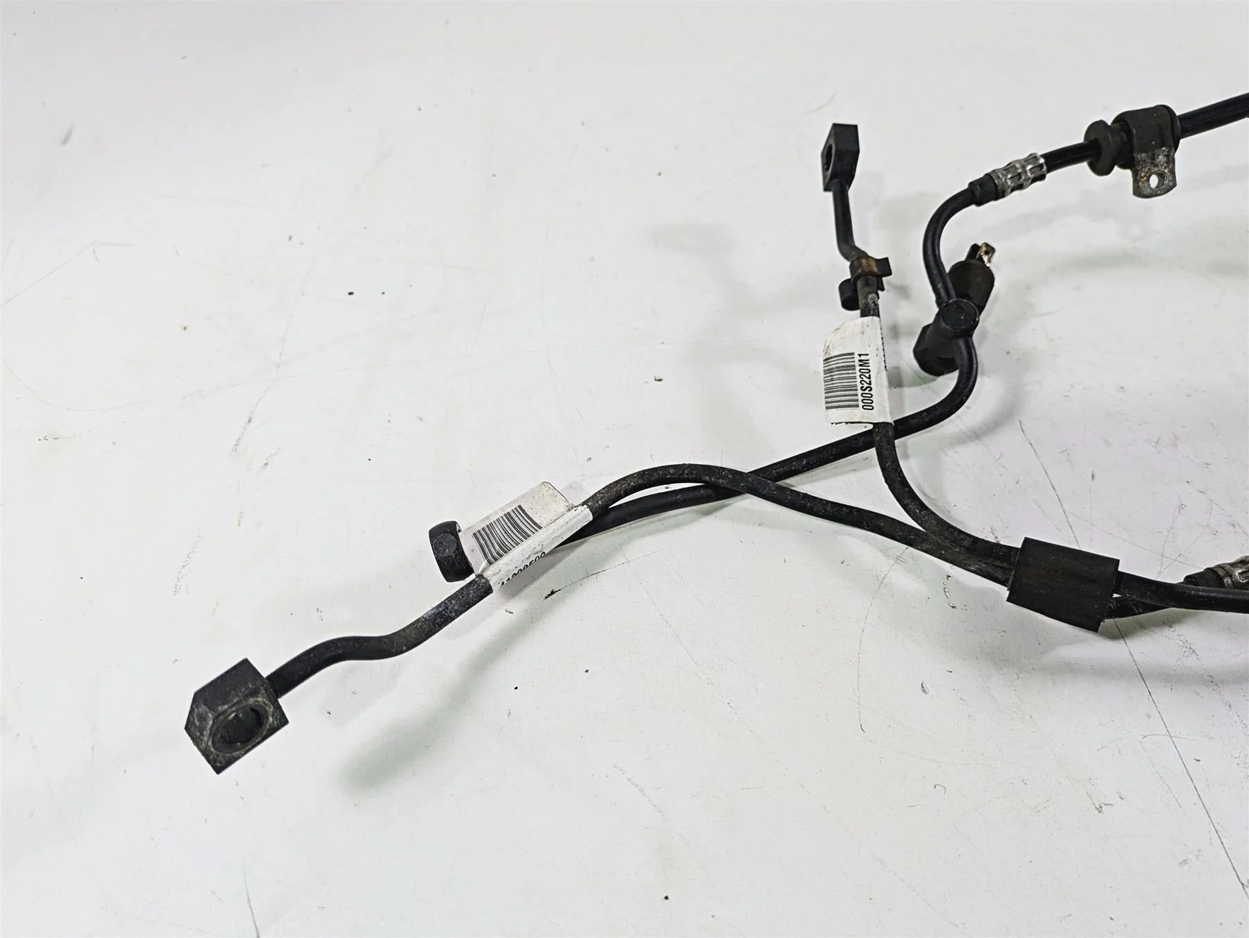 2018 Harley Softail FXFBS Fat Bob Rear Abs Brake Line Set 41800598 41800599 - Image 2