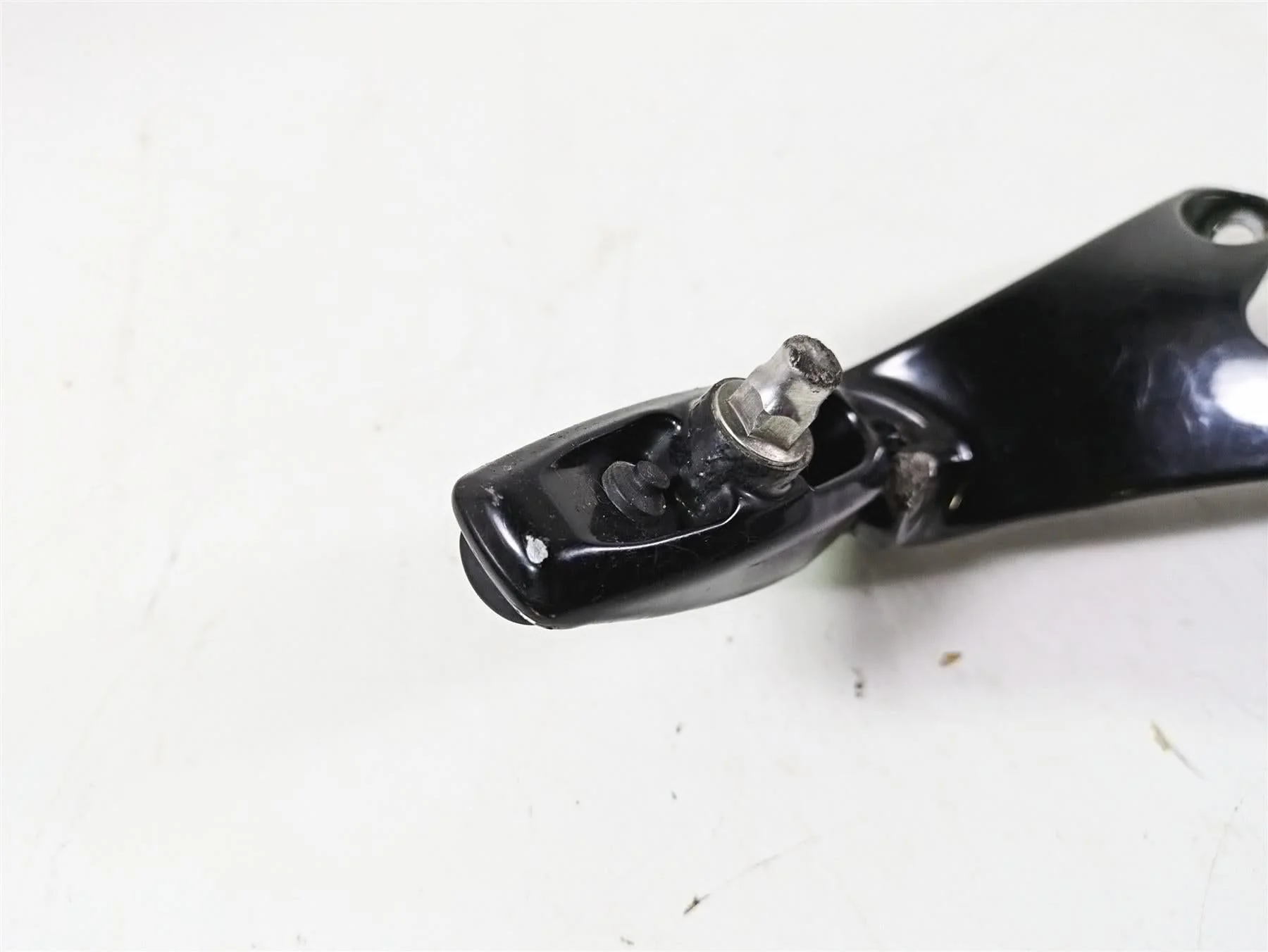 2018 Harley Softail FXFBS Fat Bob Right Rider Footpeg & Brake Pedal 50500746 - Image 9