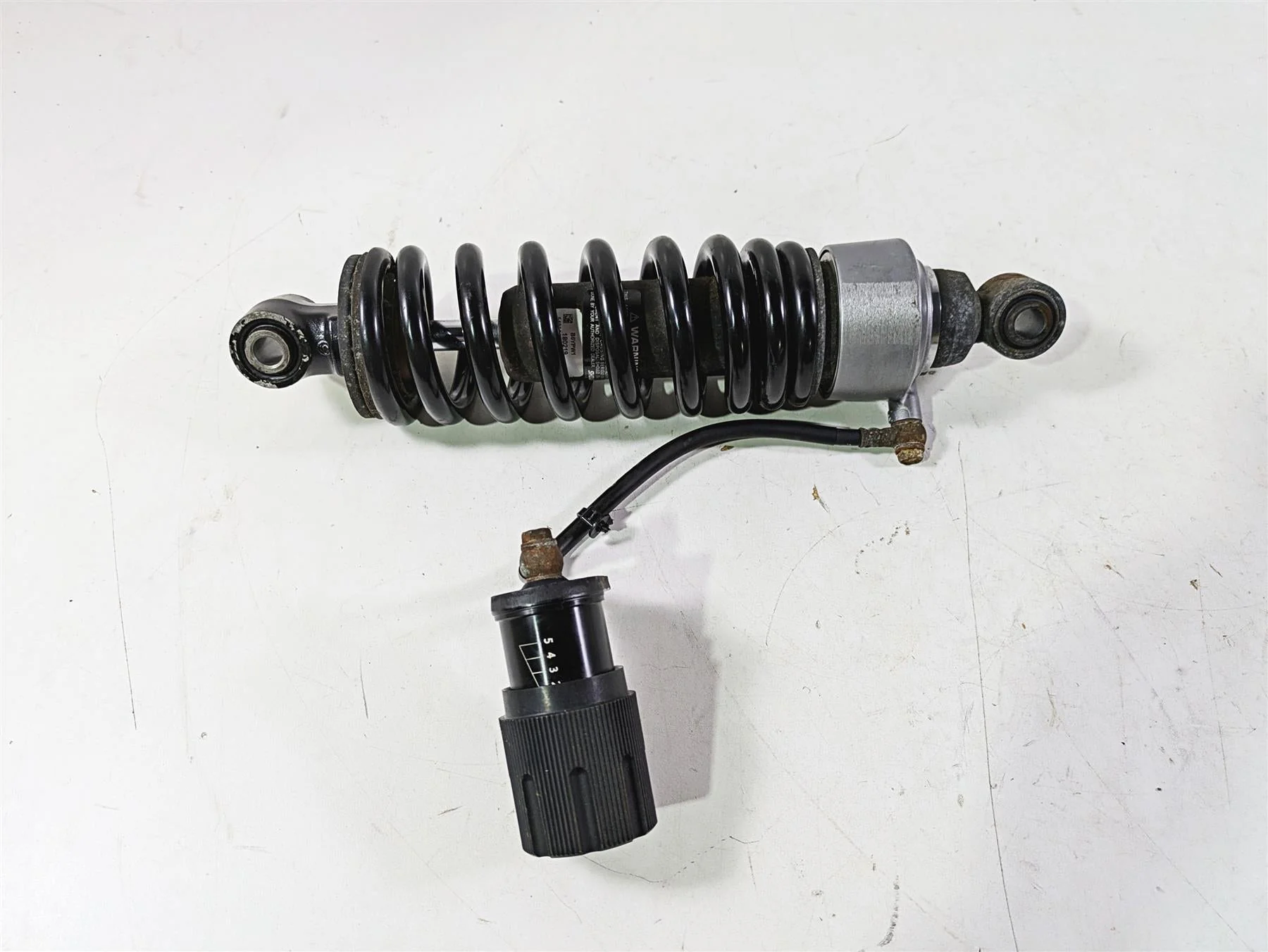 2018 Harley Softail FXFBS Fat Bob Straight Rear Suspension Shock Damper 54000111