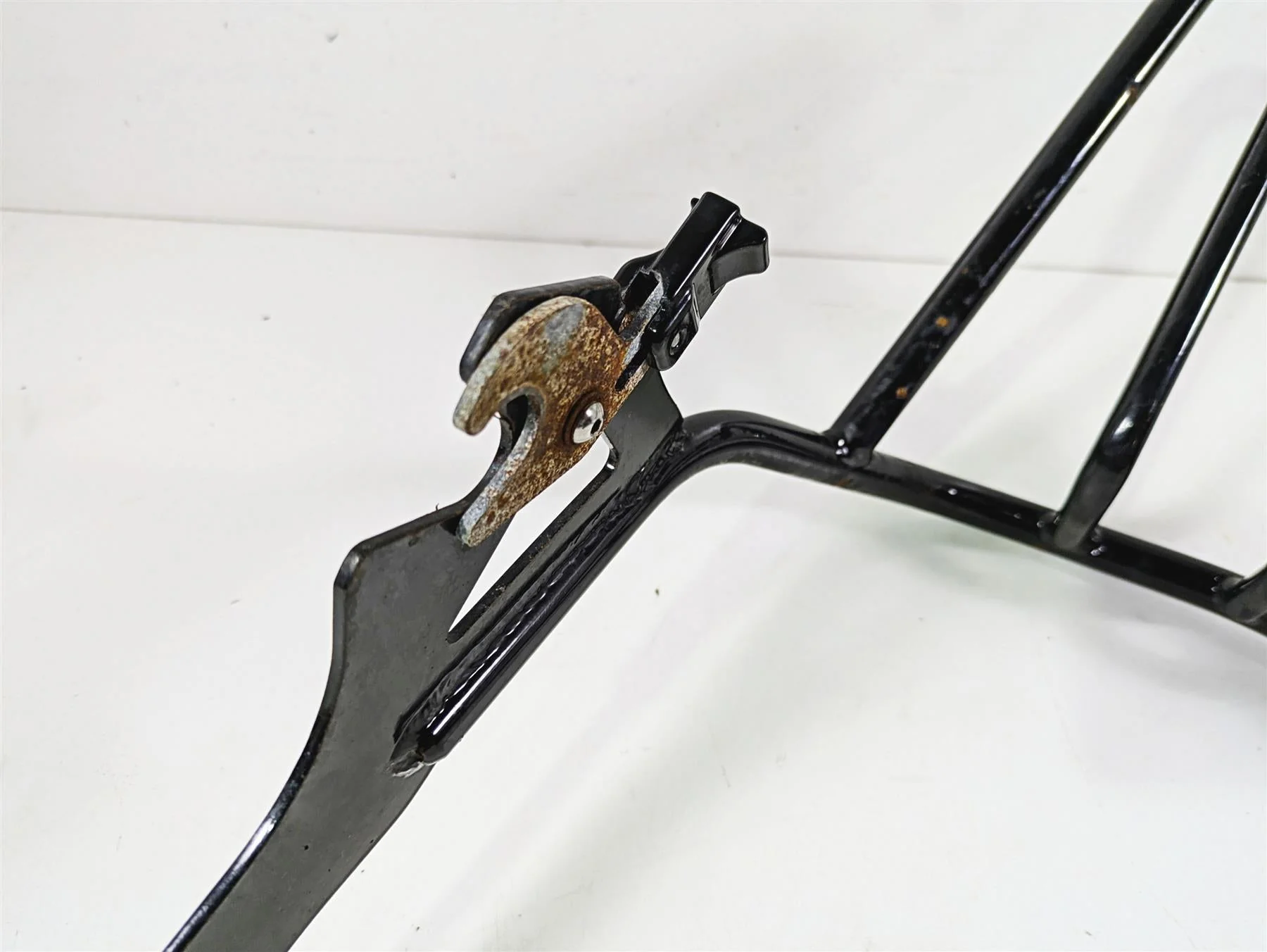 2018 Harley Softail FXFBS Fat Bob Two Up Luggage Rack & Mounts - Image 12
