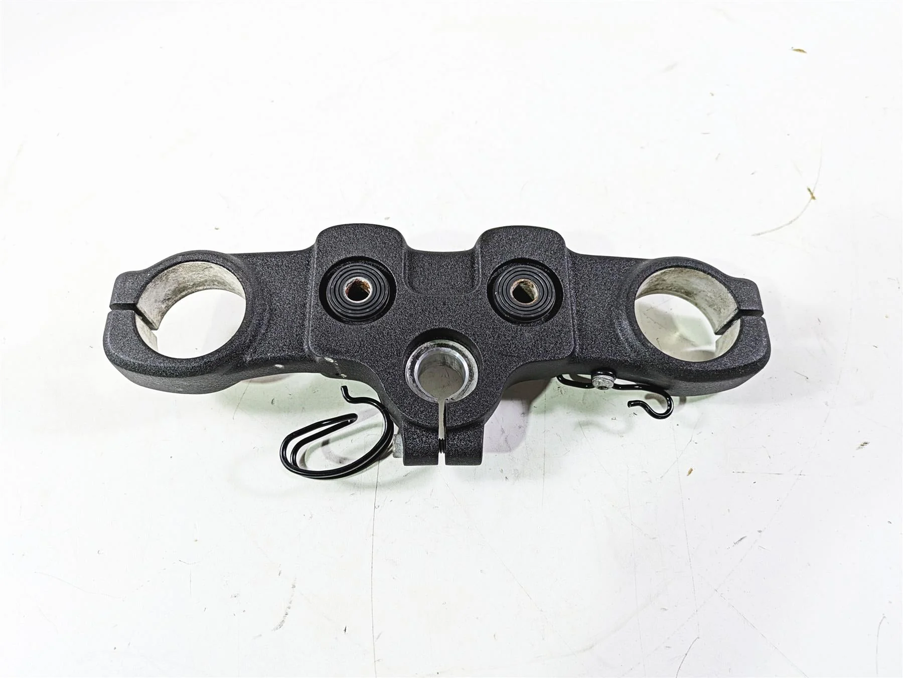 2018 Harley Softail FXFBS Fat Bob Upper Triple Tree Steering Clamp 55mm 45900191 - Image 9