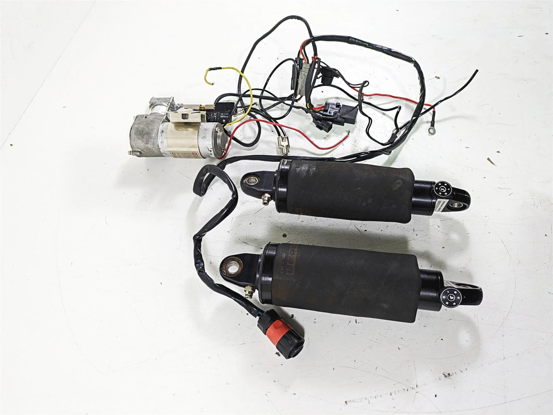 2018 Harley Touring FLHXSE CVO Street Glide Legends Suspensions Air Ride Shocks FOR PARTS 1311-0150 - Image 5