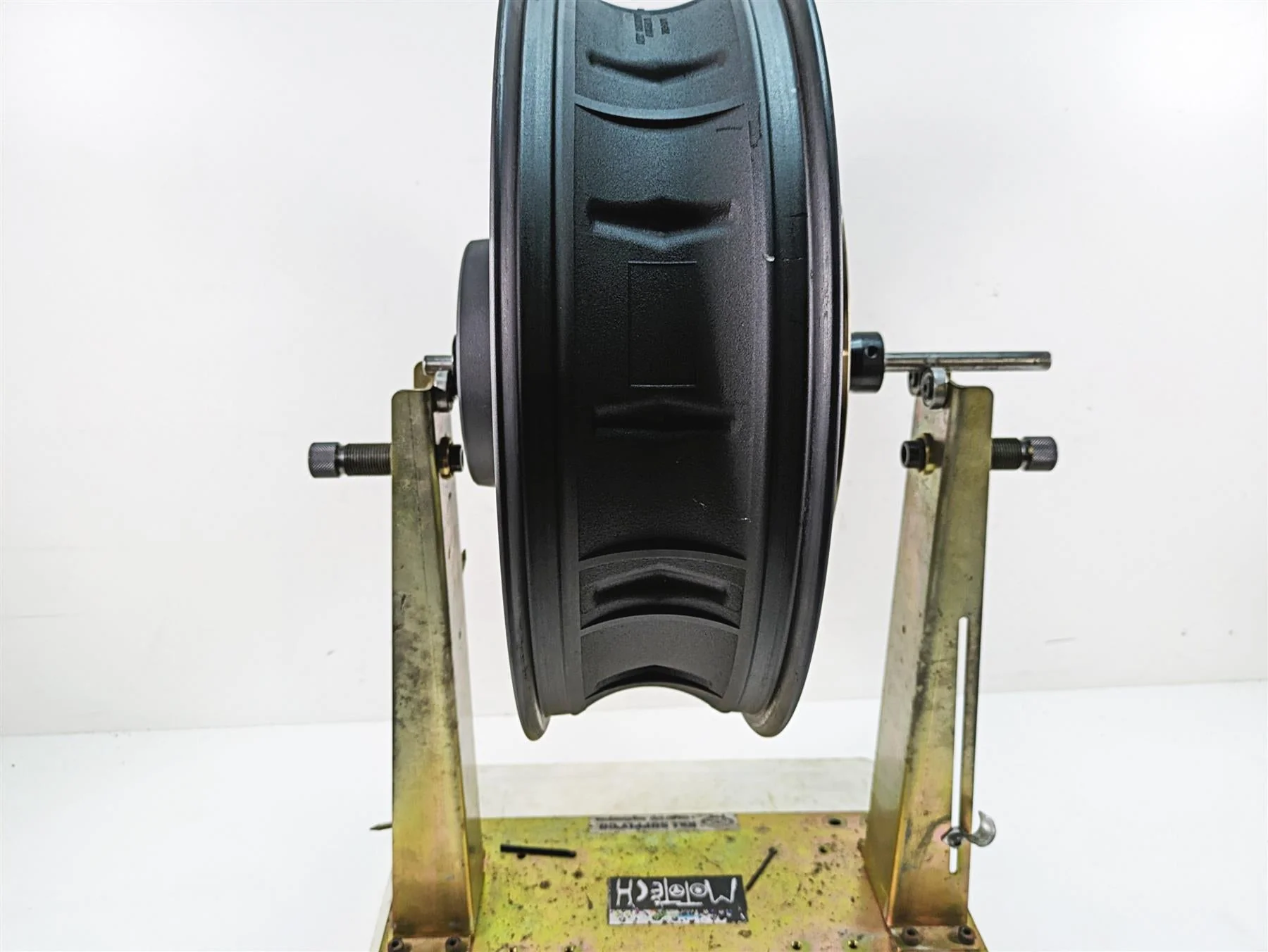 2018 Harley Touring FLHXSE CVO Street Glide Rear Wheel Rim 18x5 Talon 40900517 - Image 9