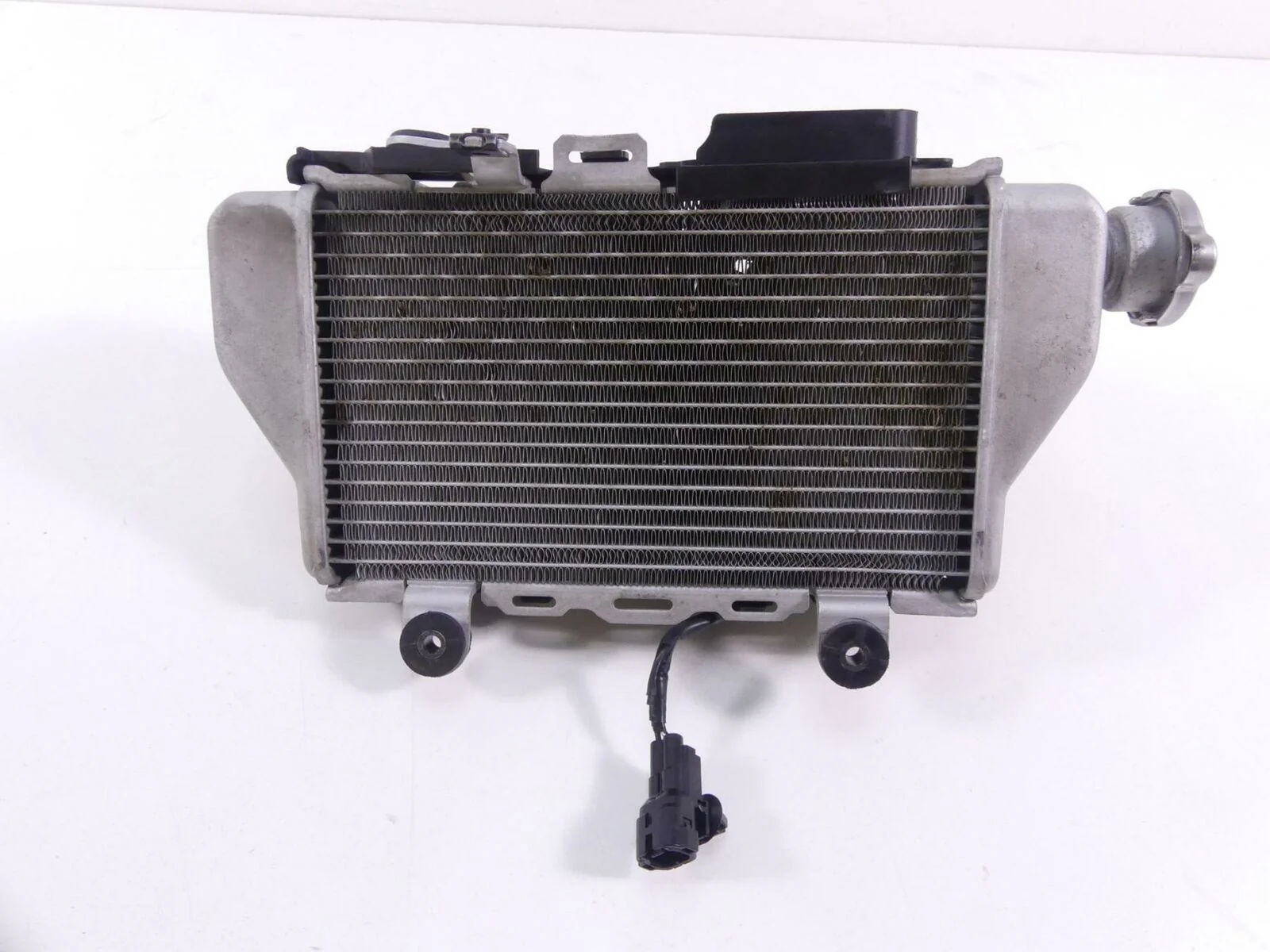 2018 Honda CRF1000 Africa Twin Right Radiator Fan Reservoir 19010-MJP-A61 - Image 4