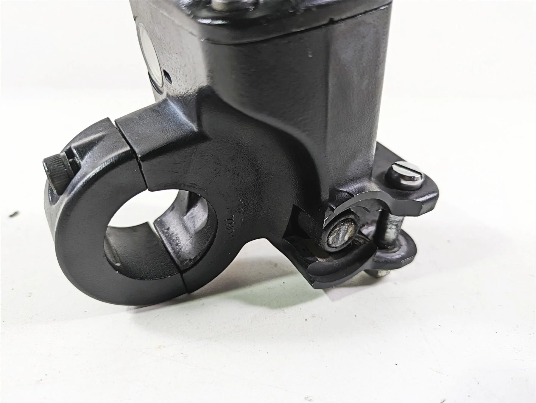 2018 Indian Chieftain Dark Horse Front Brake Master Cylinder 5/8" 1912865 - Image 8