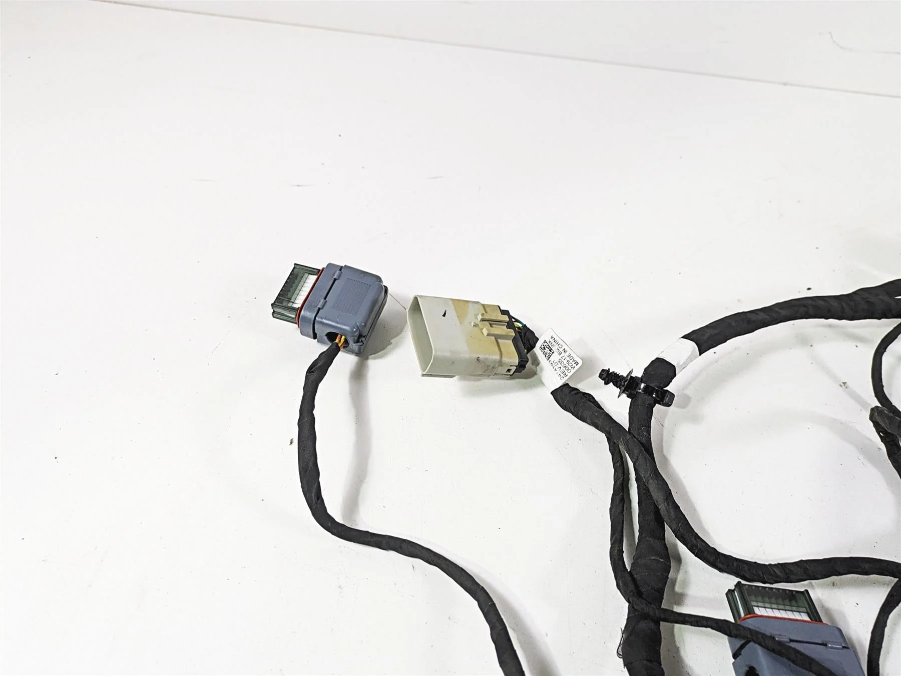 2018 Indian Chieftain Dark Horse Front Fairing Wiring Harness 2414066 - Image 10