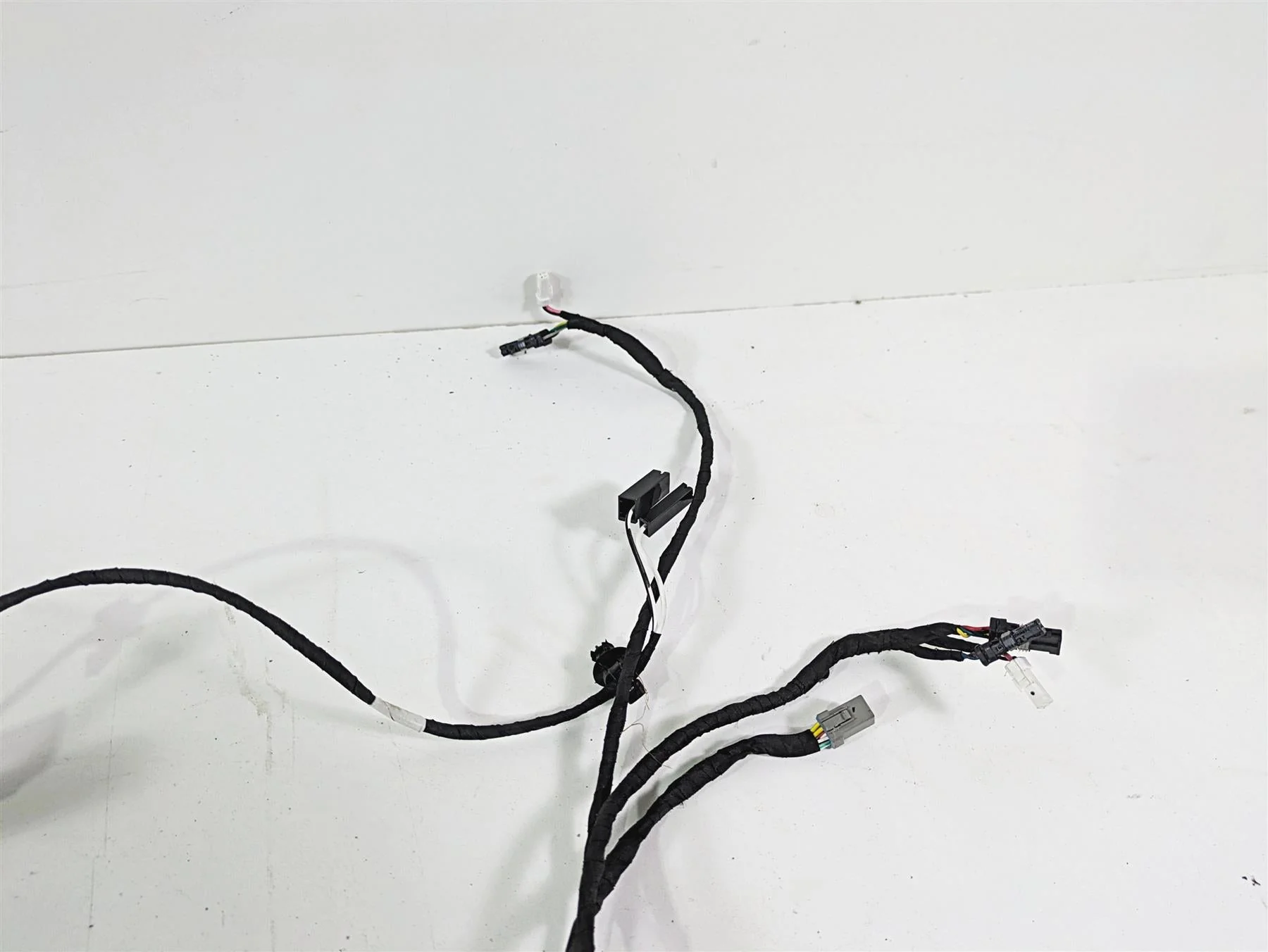 2018 Indian Chieftain Dark Horse Front Fairing Wiring Harness 2414066 - Image 6