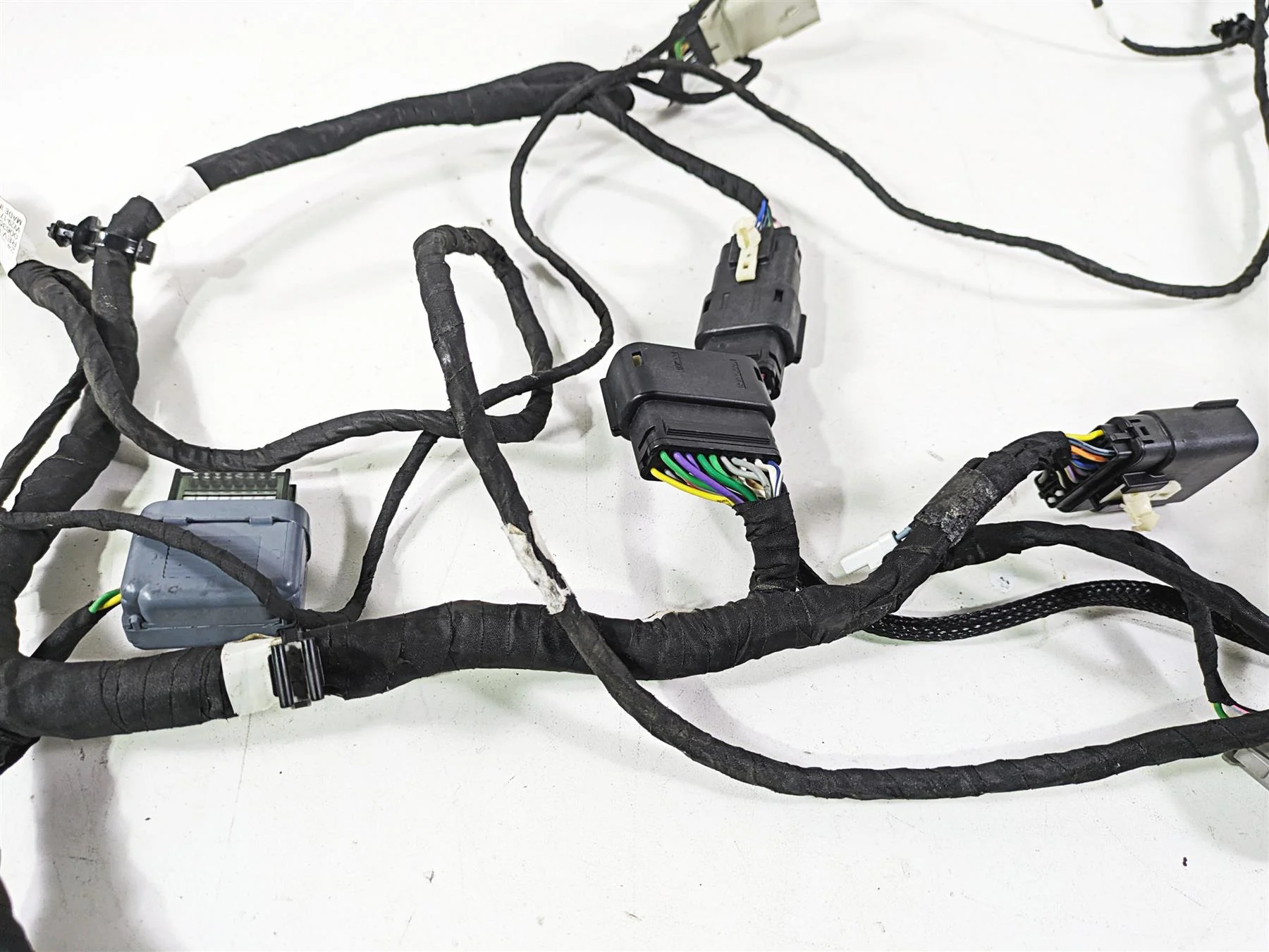 2018 Indian Chieftain Dark Horse Front Fairing Wiring Harness 2414066 - Image 8