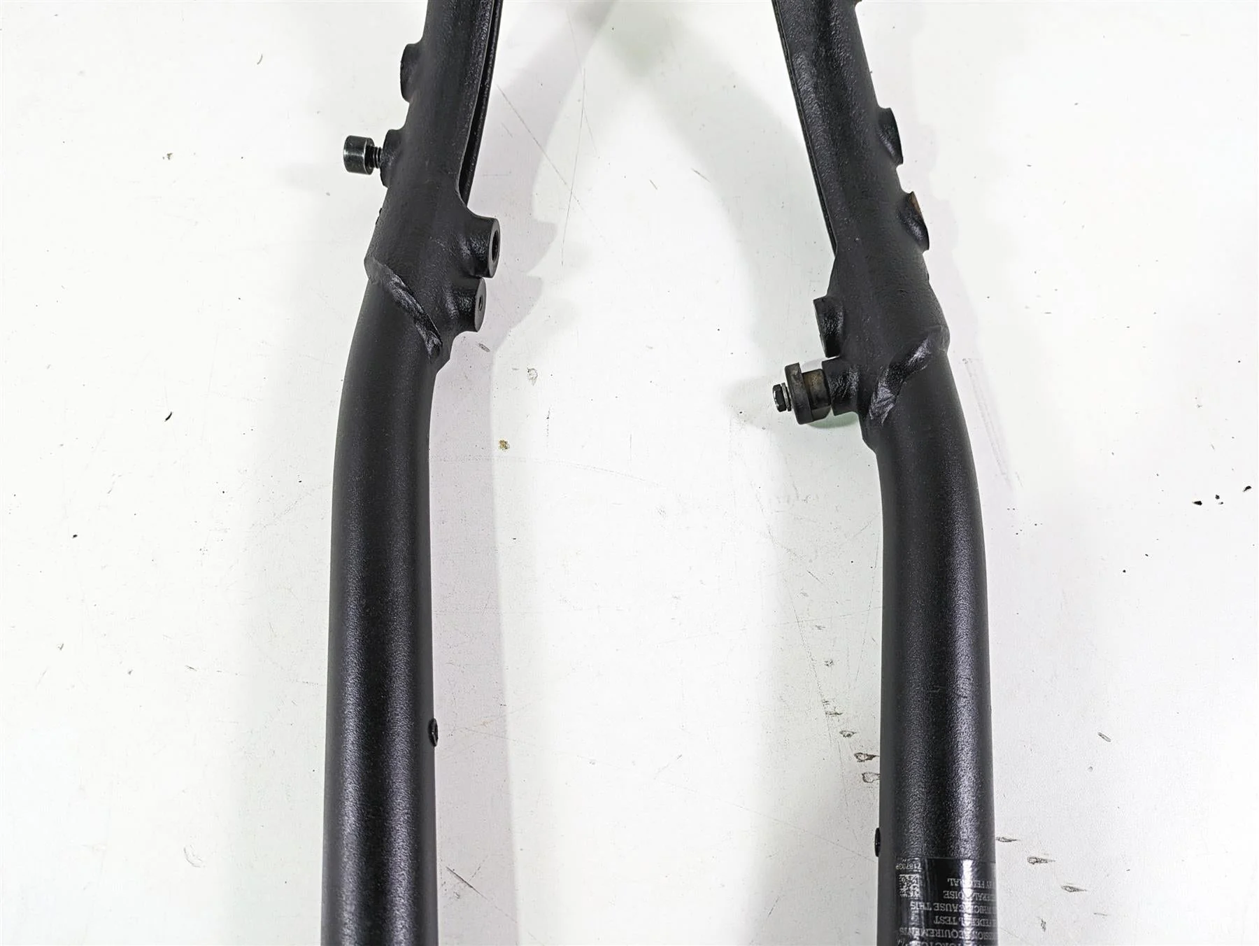 2018 Indian Chieftain Dark Horse Front Frame Rail Downtube Set 1018970 1026128 - Image 10