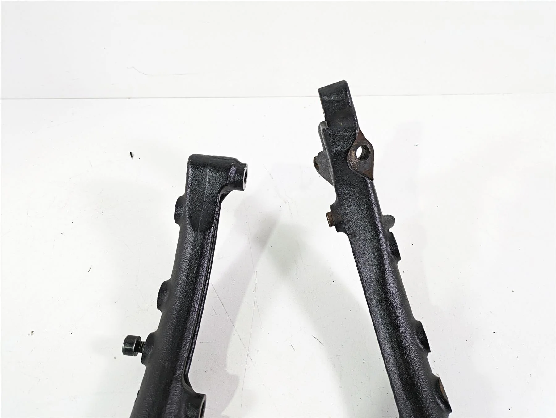 2018 Indian Chieftain Dark Horse Front Frame Rail Downtube Set 1018970 1026128 - Image 11