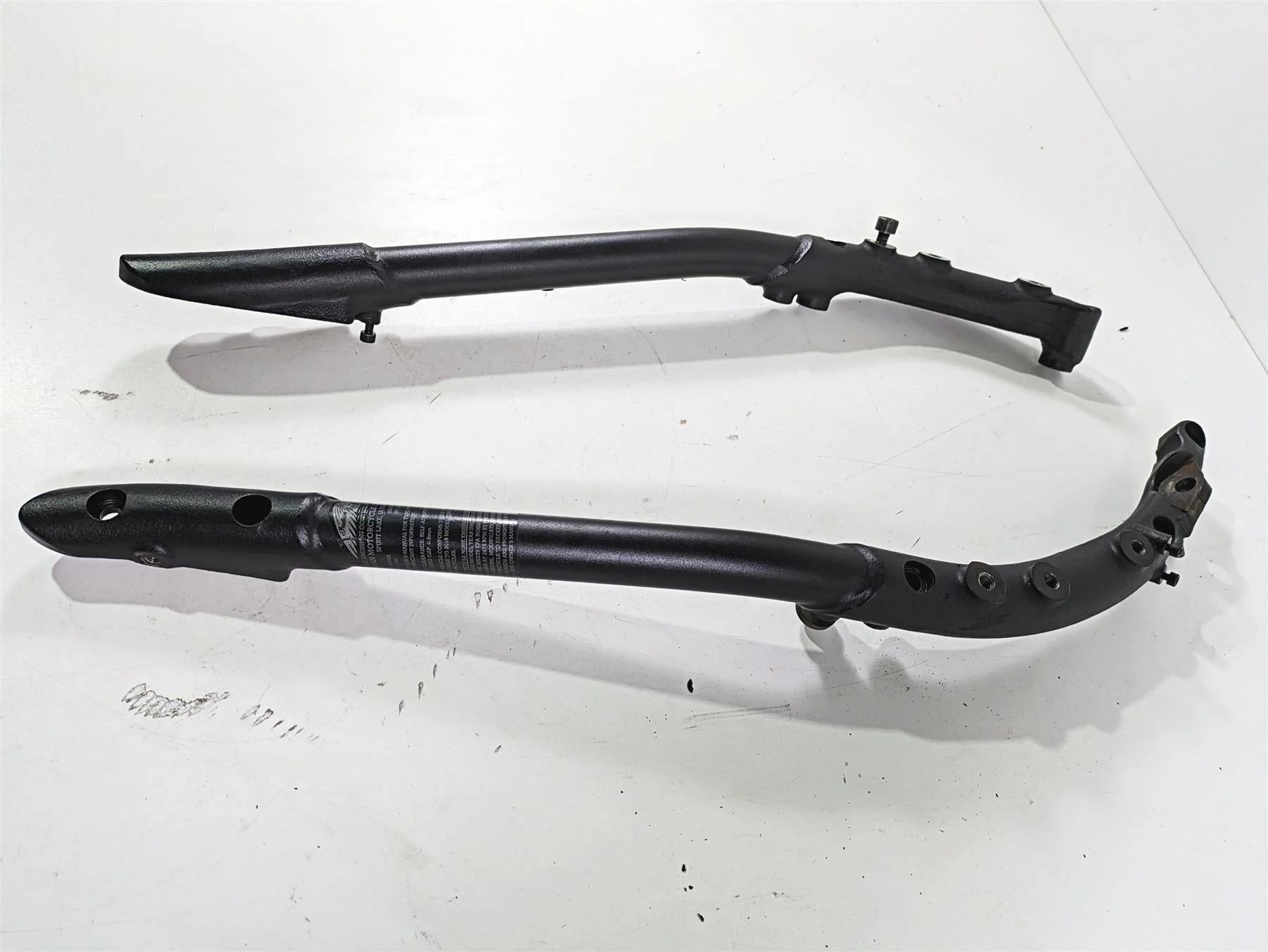2018 Indian Chieftain Dark Horse Front Frame Rail Downtube Set 1018970 1026128 - Image 2