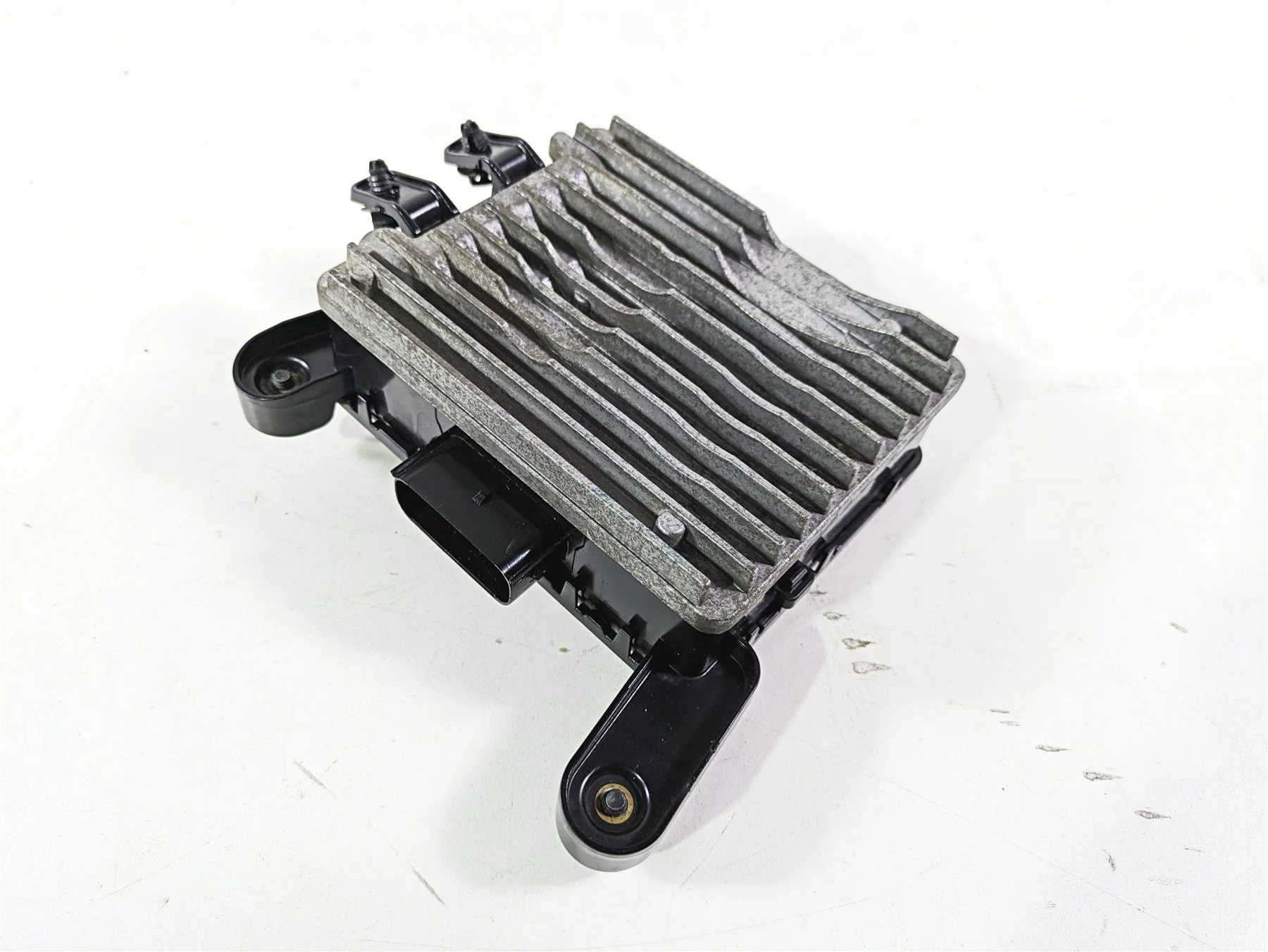 2018 Indian Chieftain Dark Horse Front Radio Amp Amplifier Module 4015980 - Image 2