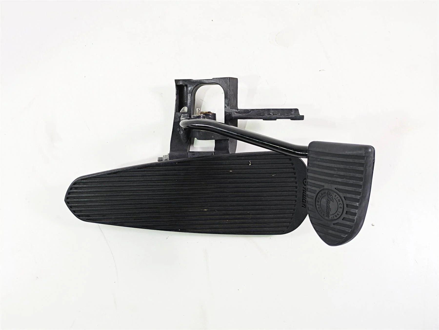 2018 Indian Chieftain Dark Horse Front Right Floor Board & Brake Pedal 5141001 - Image 6