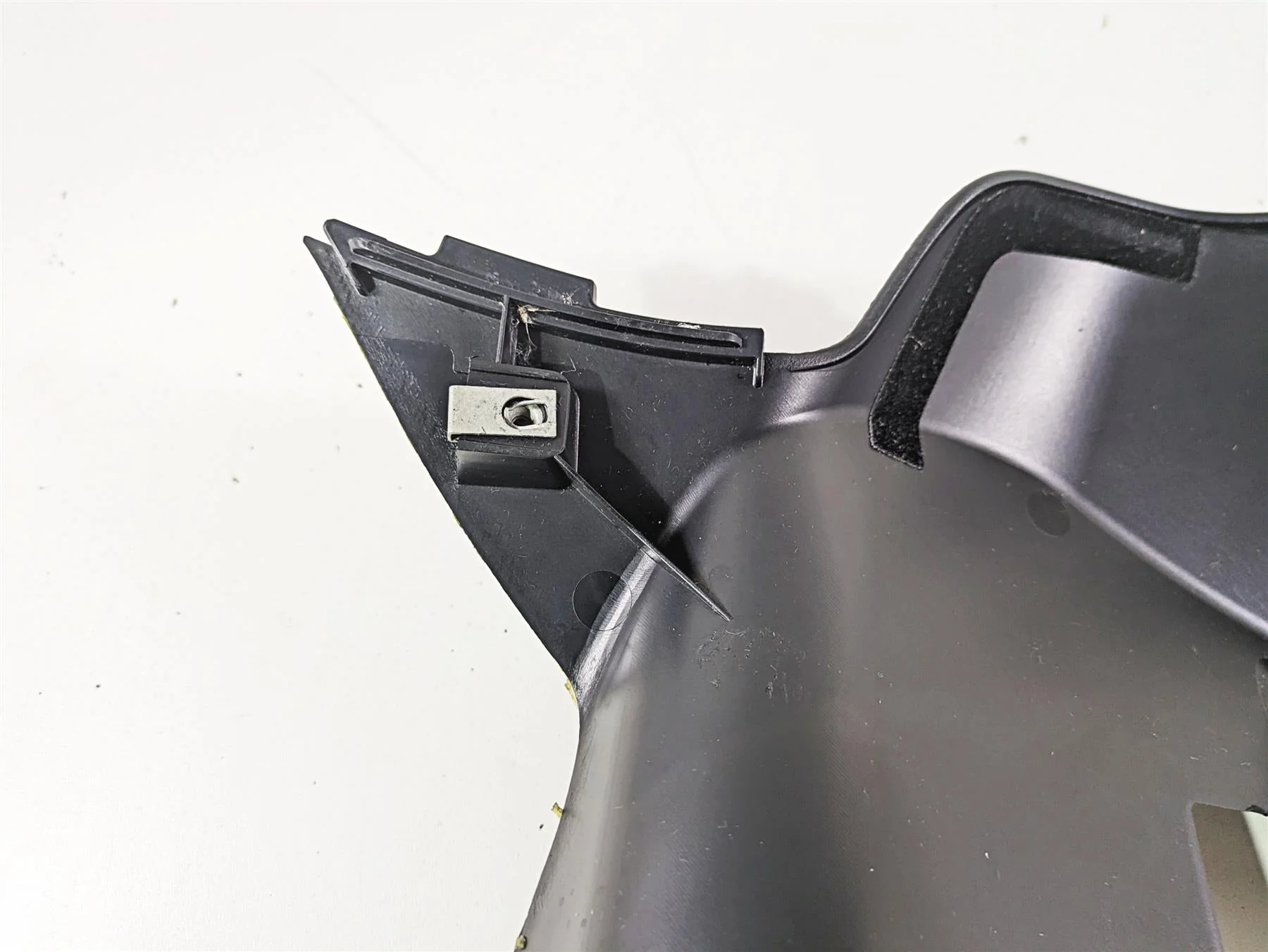 2018 Indian Chieftain Dark Horse Front Visor Fairing & Glove Box 5452569 - Image 10