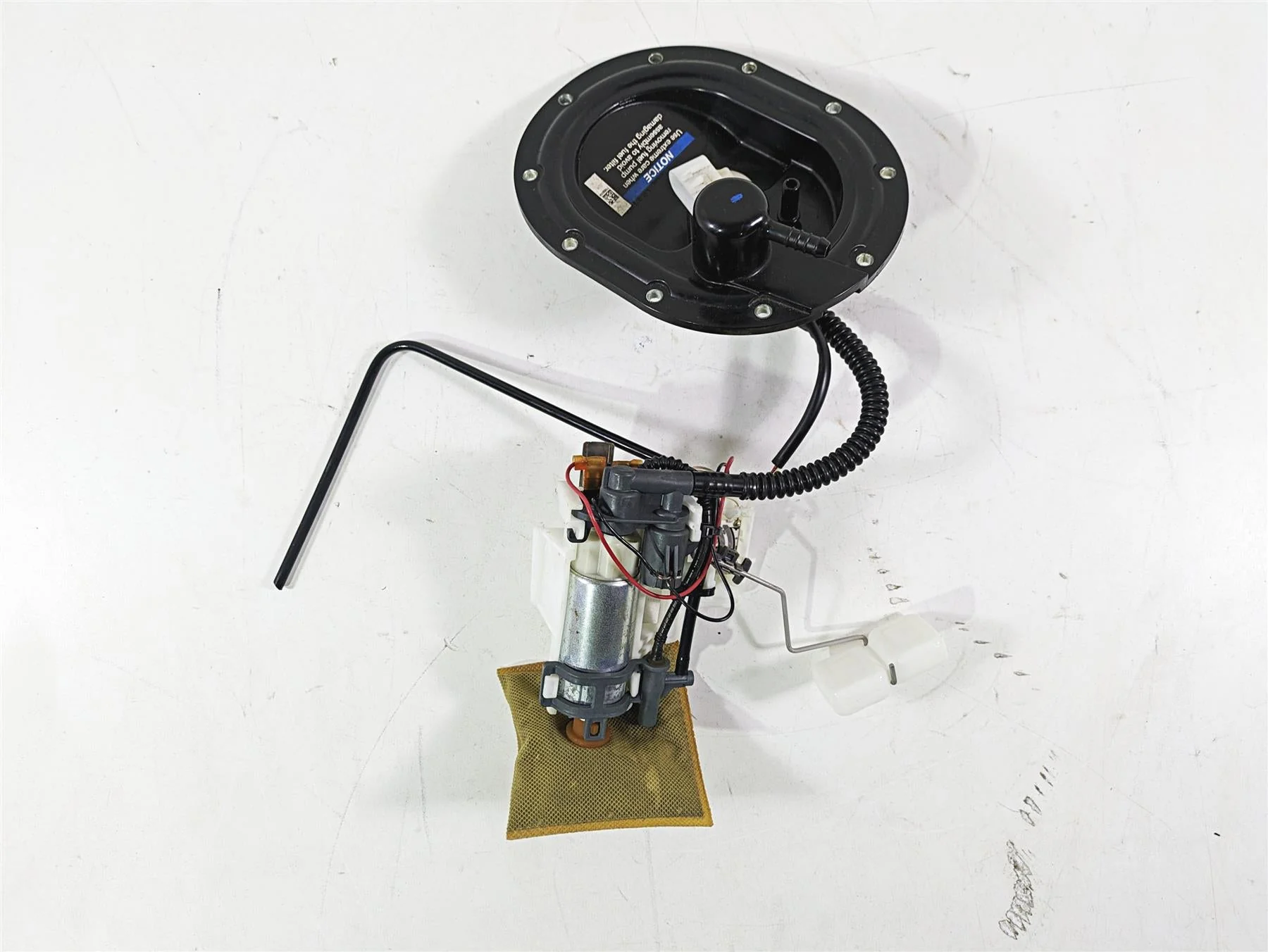2018 Indian Chieftain Dark Horse Fuel Gas Petrol Pump 2521787 2522160 2521374 - Image 4