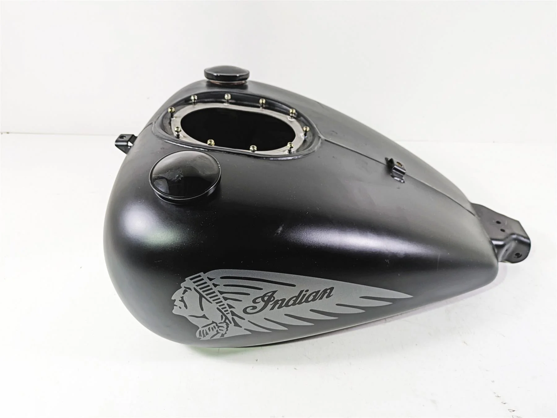 2018 Indian Chieftain Dark Horse Fuel Gas Petrol Tank -Dent 1021997 1025508