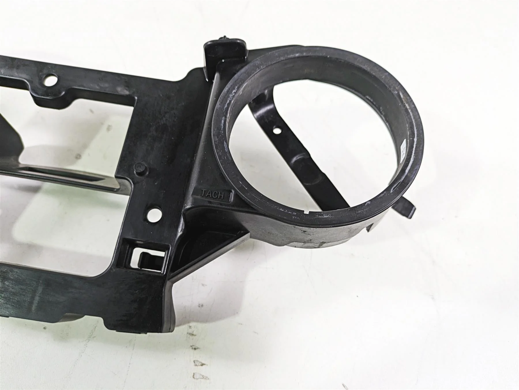 2018 Indian Chieftain Dark Horse Gauge Speedo Tach Holder Housing 5452783 - Image 6