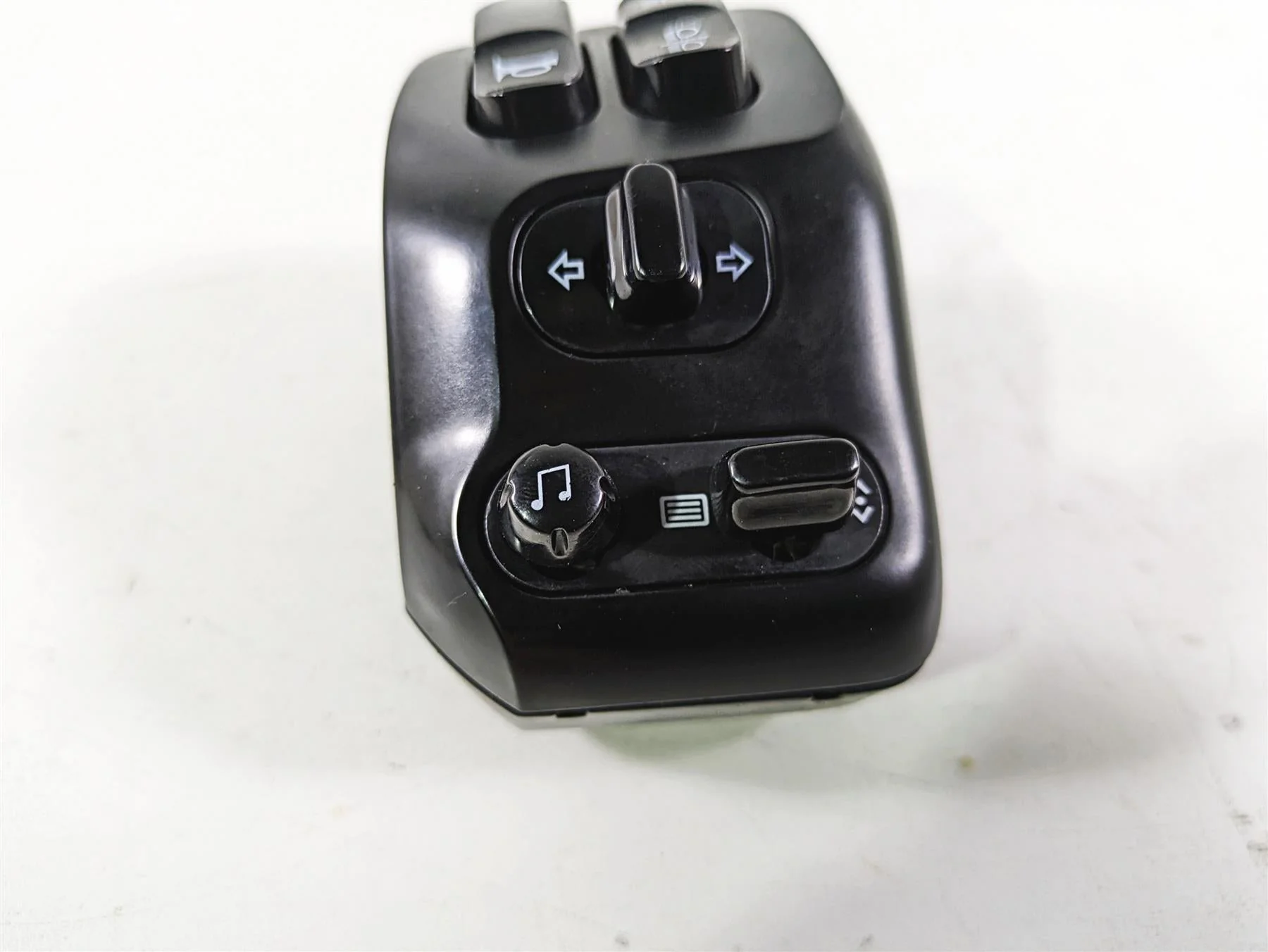 2018 Indian Chieftain Dark Horse Left Hand Control Switch 4016912 4018465 - Image 7