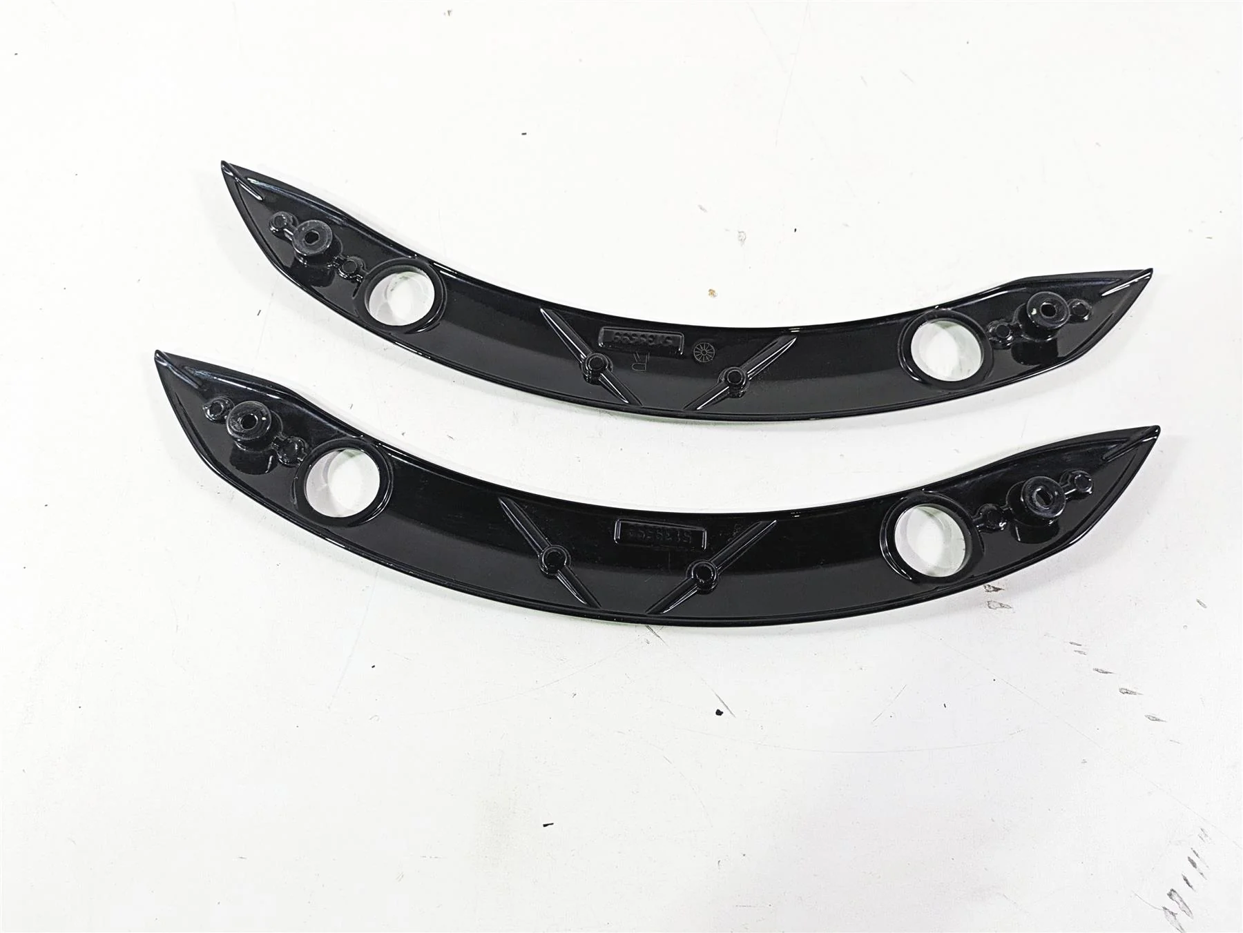 2018 Indian Chieftain Dark Horse Rear Black Fender Struts Covers 5139599 5139598 - Image 6