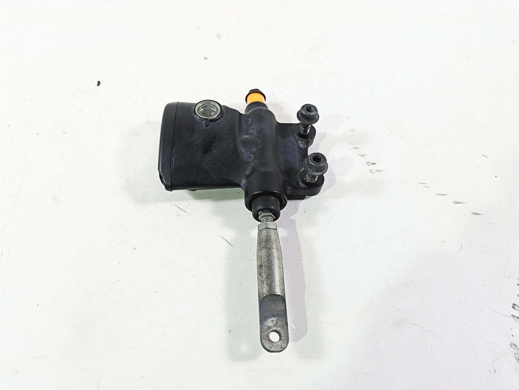 2018 Indian Chieftain Dark Horse Rear Brake Master Cylinder 5/8" 1912864 - Image 4