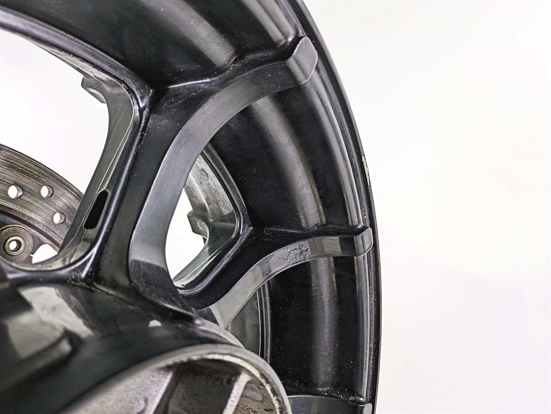 2018 Indian Chieftain Dark Horse Rear Wheel Rim 16x5 1523060 - Image 12