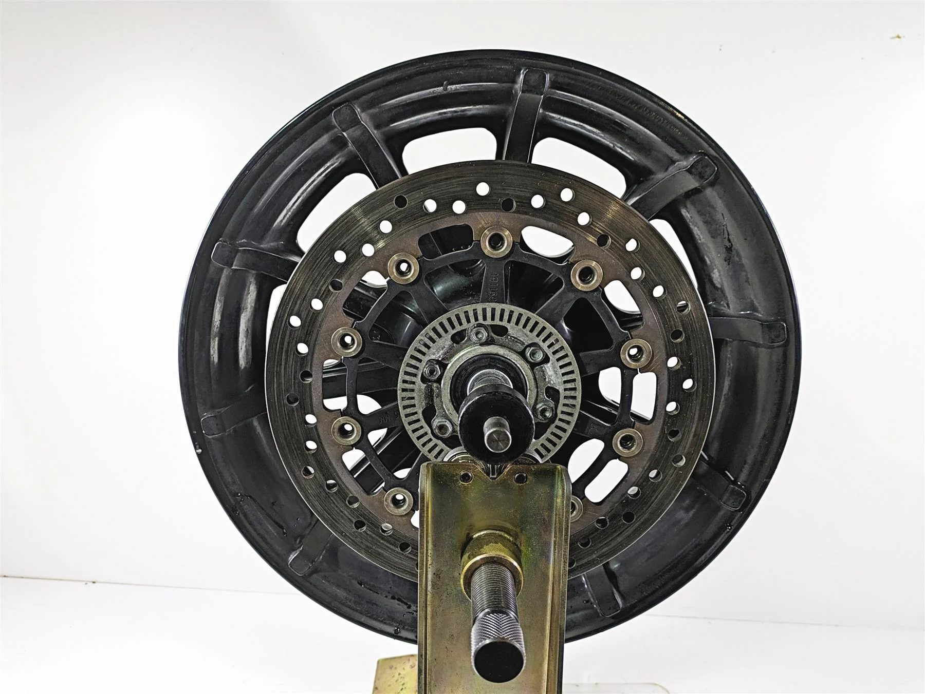 2018 Indian Chieftain Dark Horse Rear Wheel Rim 16x5 1523060 - Image 5