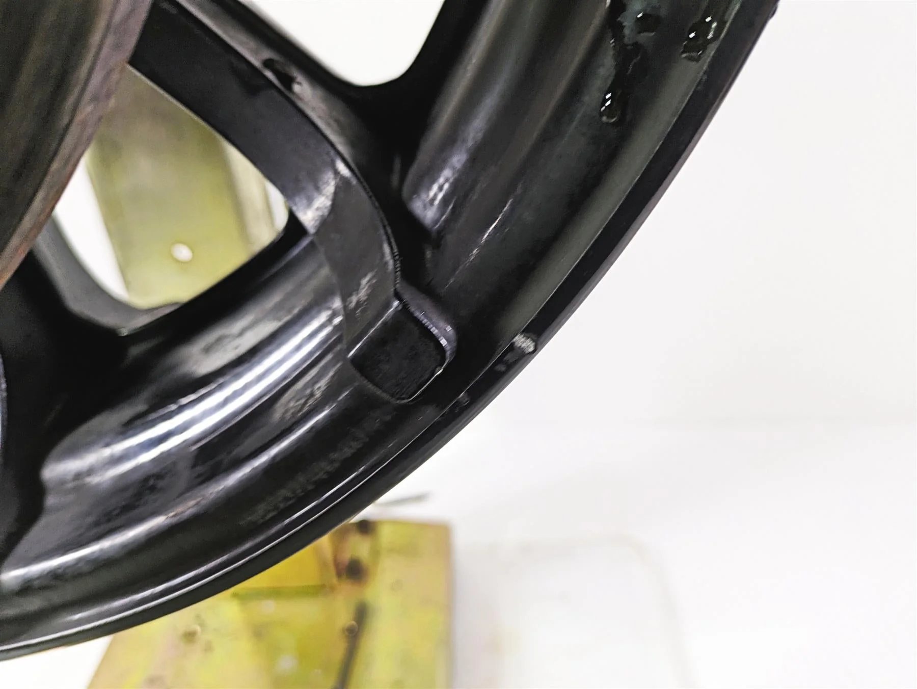 2018 Indian Chieftain Dark Horse Rear Wheel Rim 16x5 1523060 - Image 8