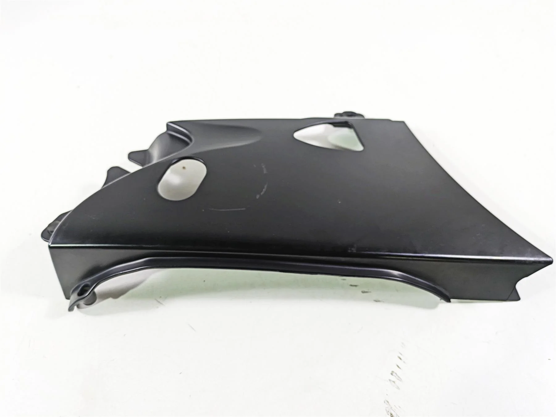 2018 Indian Chieftain Dark Horse Right Lower Side Cover Fairing 5450418 5456034 - Image 3